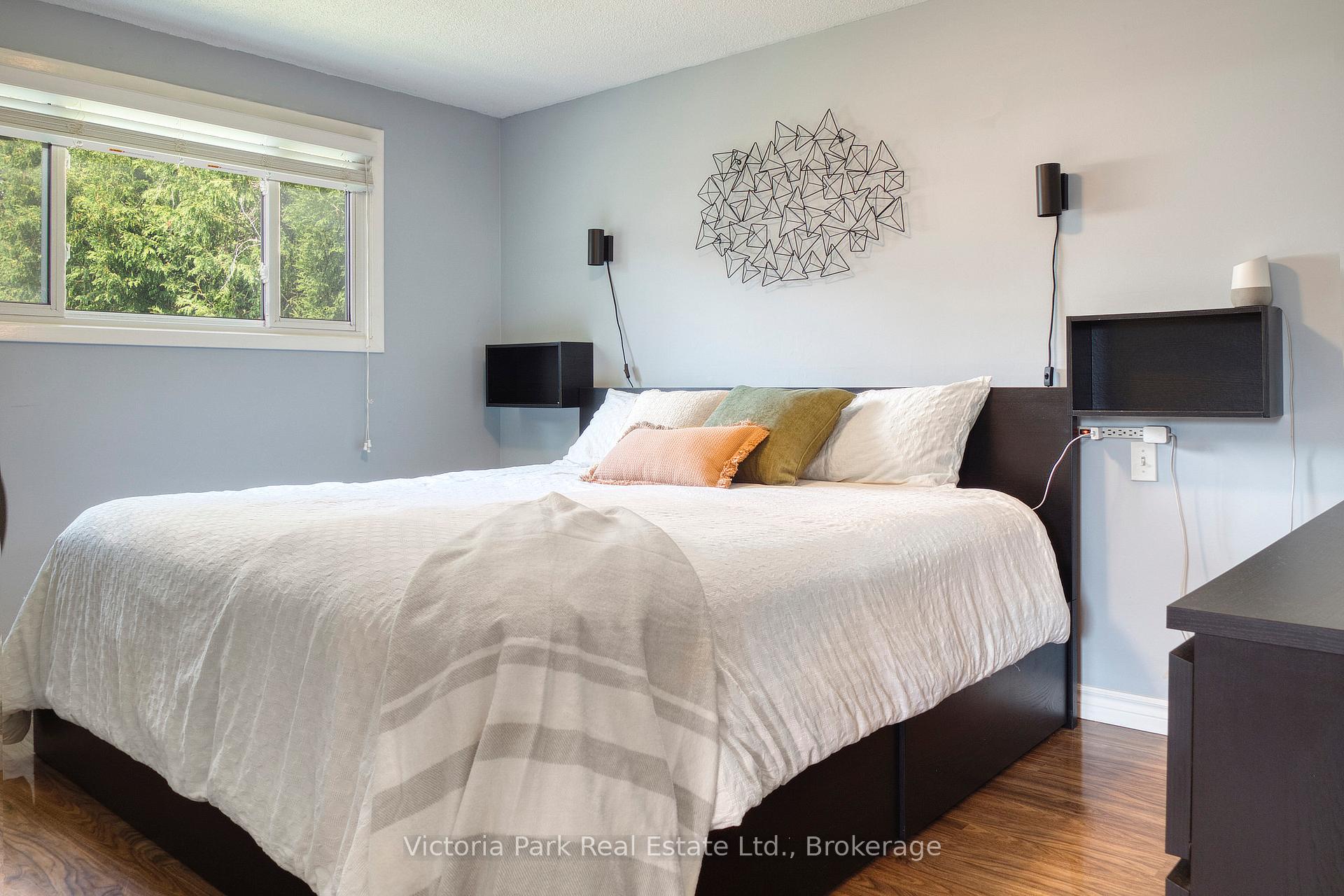 Photo 21 of 661 Glen Forrest Boulevard, Waterloo, Lakeshore Village — HOMEH