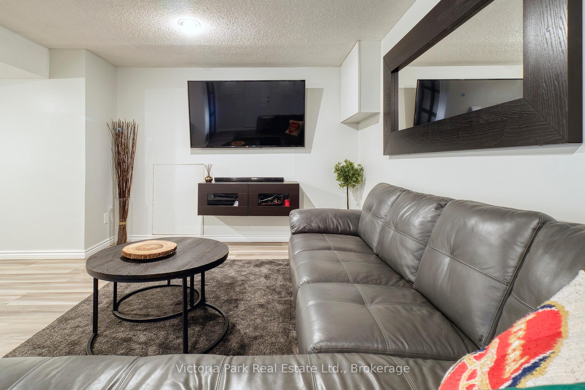 Photo 33 of 661 Glen Forrest Boulevard, Waterloo, Lakeshore Village — HOMEH
