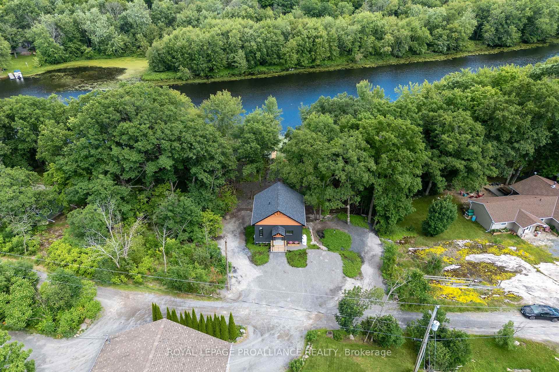 Photo 1 of 16 Tweedsmuir Crescent, Tweed, Hungerford (Twp) — HOMEH