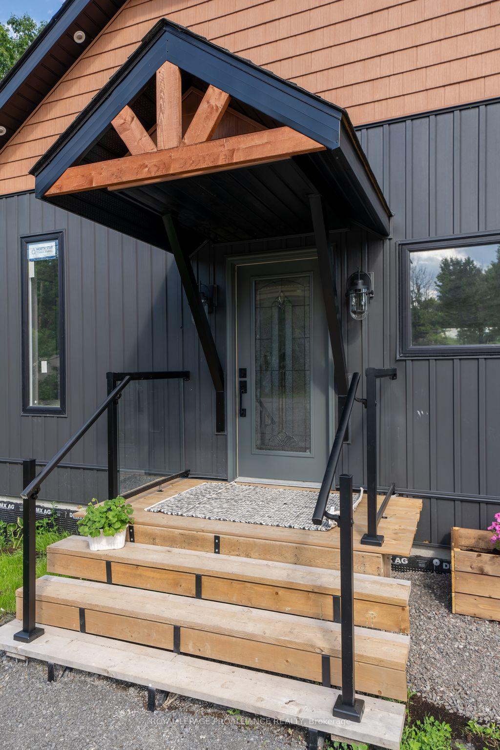 Photo 4 of 16 Tweedsmuir Crescent, Tweed, Hungerford (Twp) — HOMEH