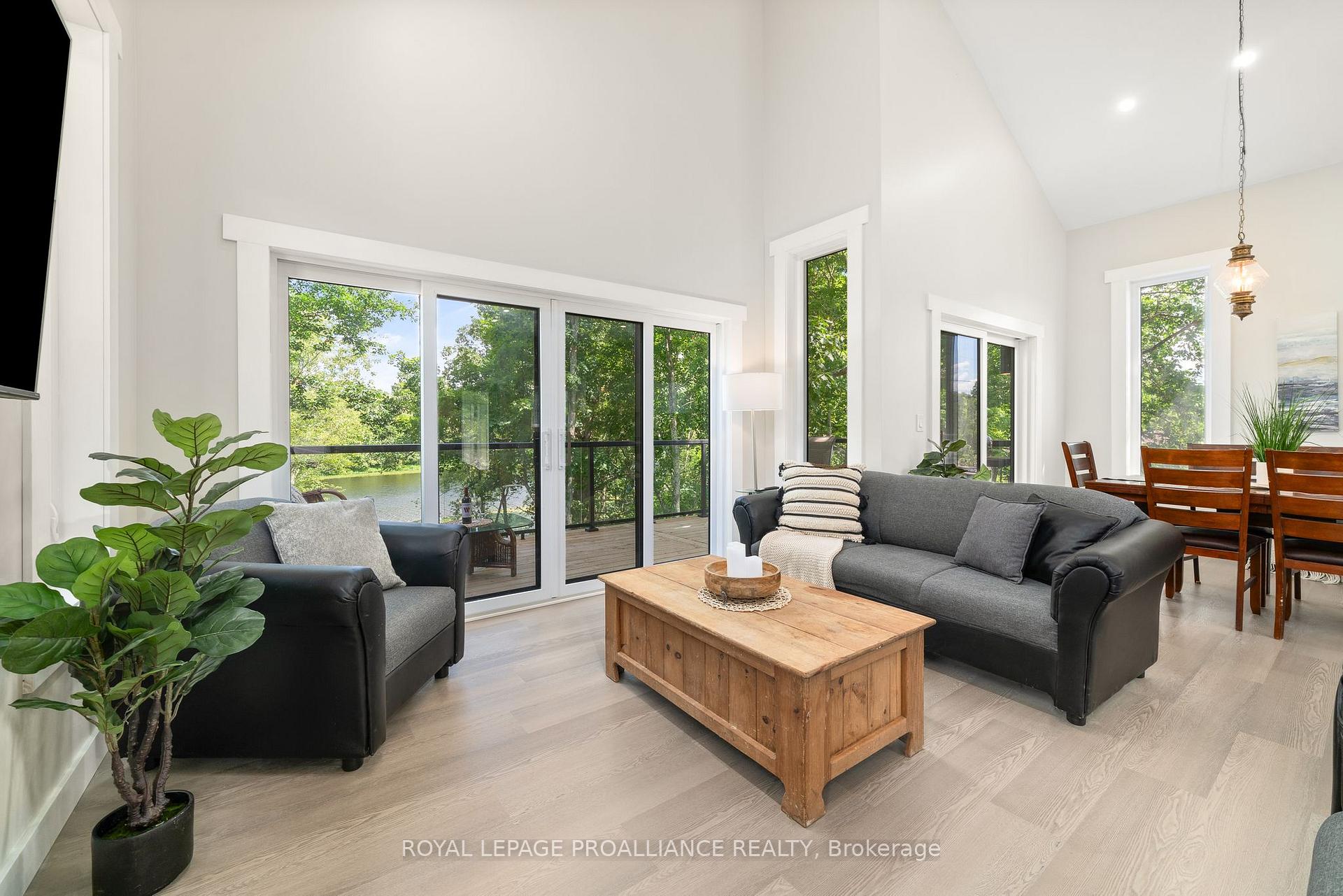Photo 5 of 16 Tweedsmuir Crescent, Tweed, Hungerford (Twp) — HOMEH