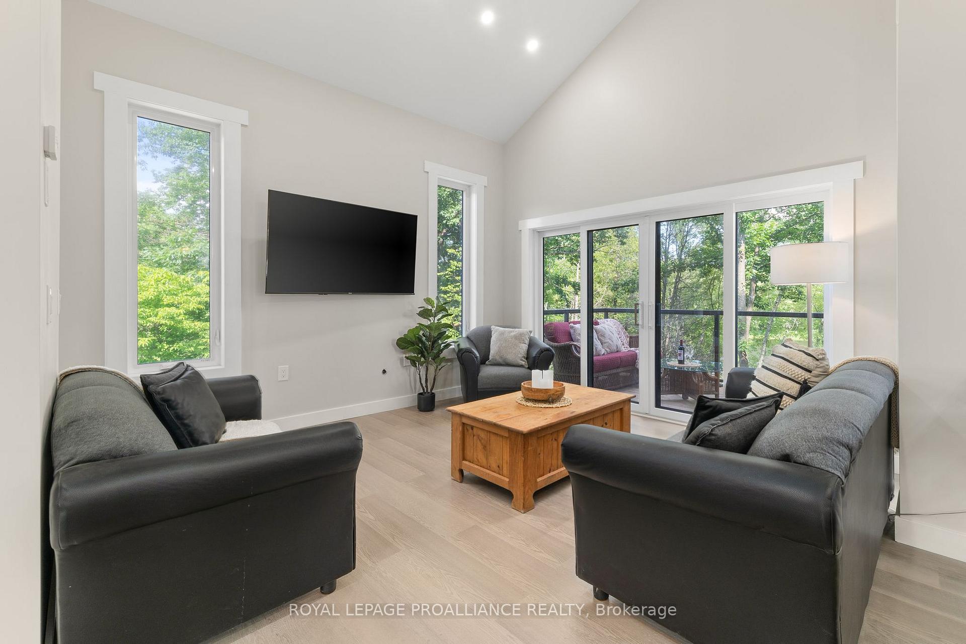 Photo 6 of 16 Tweedsmuir Crescent, Tweed, Hungerford (Twp) — HOMEH