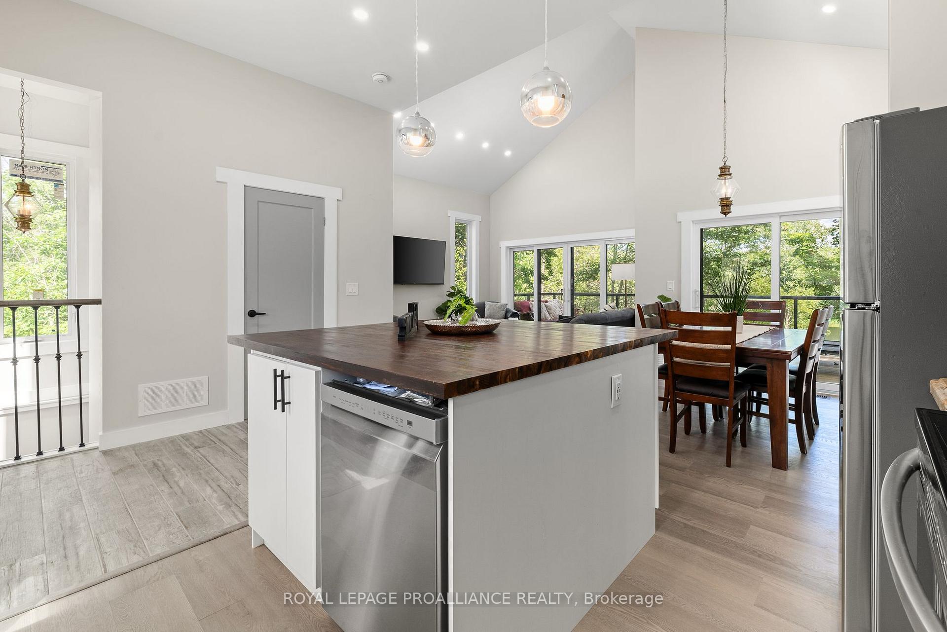 Photo 11 of 16 Tweedsmuir Crescent, Tweed, Hungerford (Twp) — HOMEH