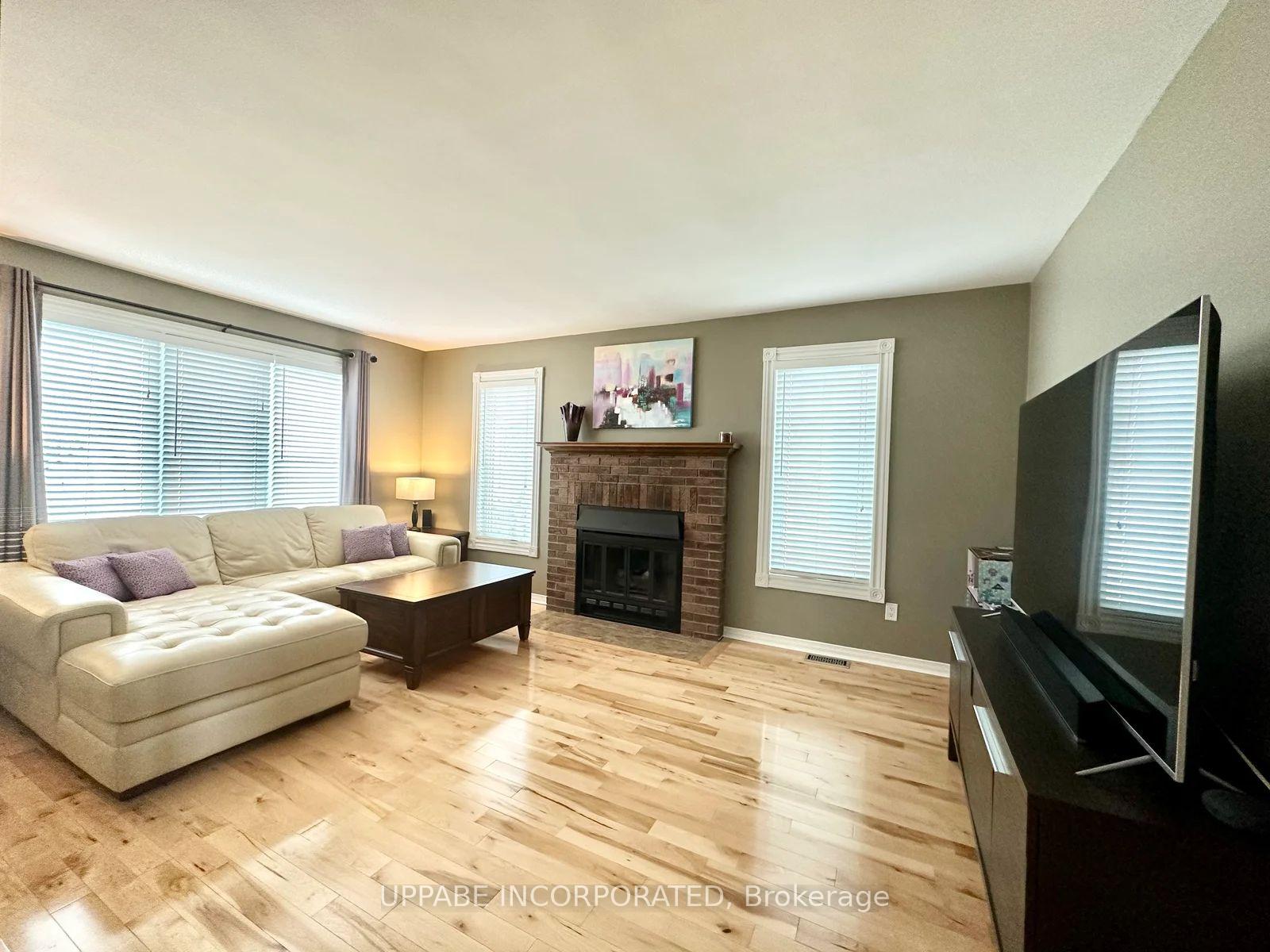 Photo 3 of 3776 Autumnwood Street, Ottawa, Emerald Woods/Sawmill Creek — HOMEH