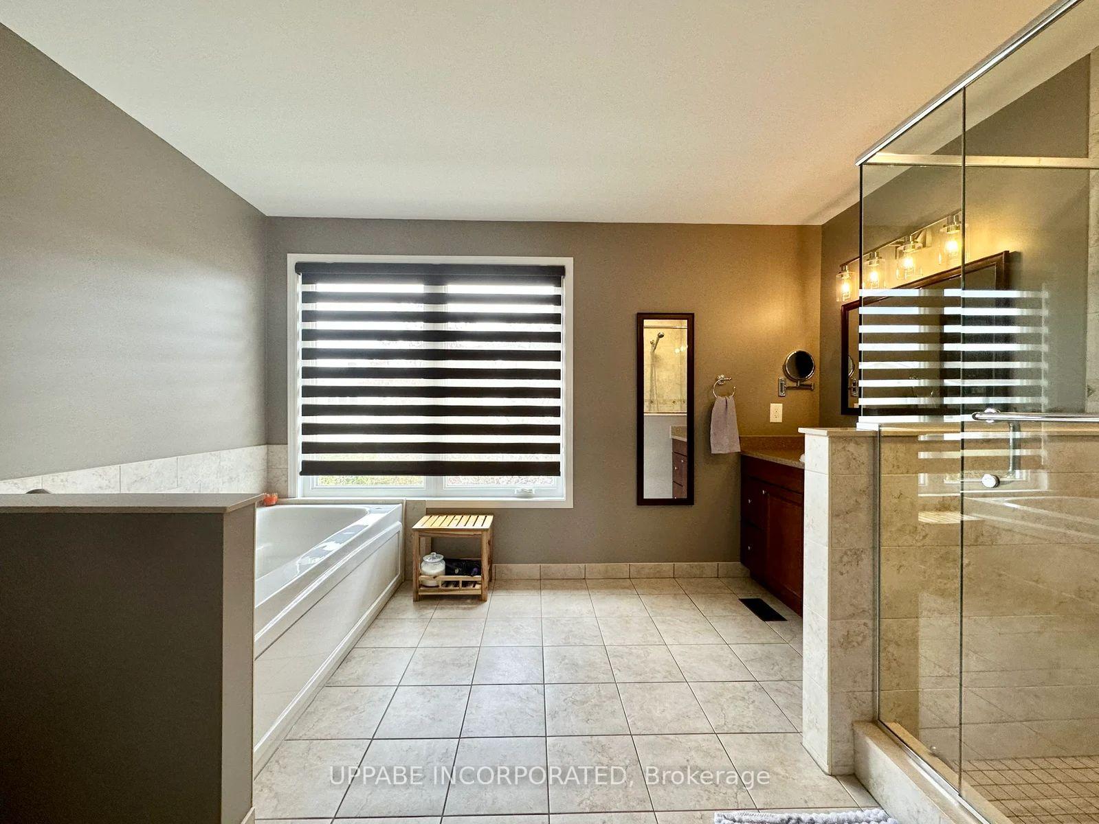 Photo 5 of 3776 Autumnwood Street, Ottawa, Emerald Woods/Sawmill Creek — HOMEH
