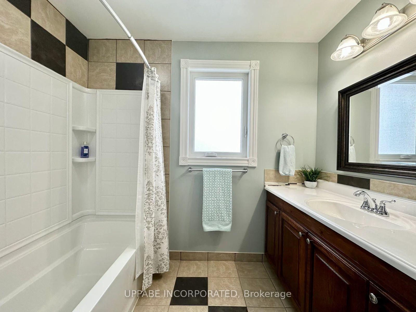 Photo 13 of 3776 Autumnwood Street, Ottawa, Emerald Woods/Sawmill Creek — HOMEH