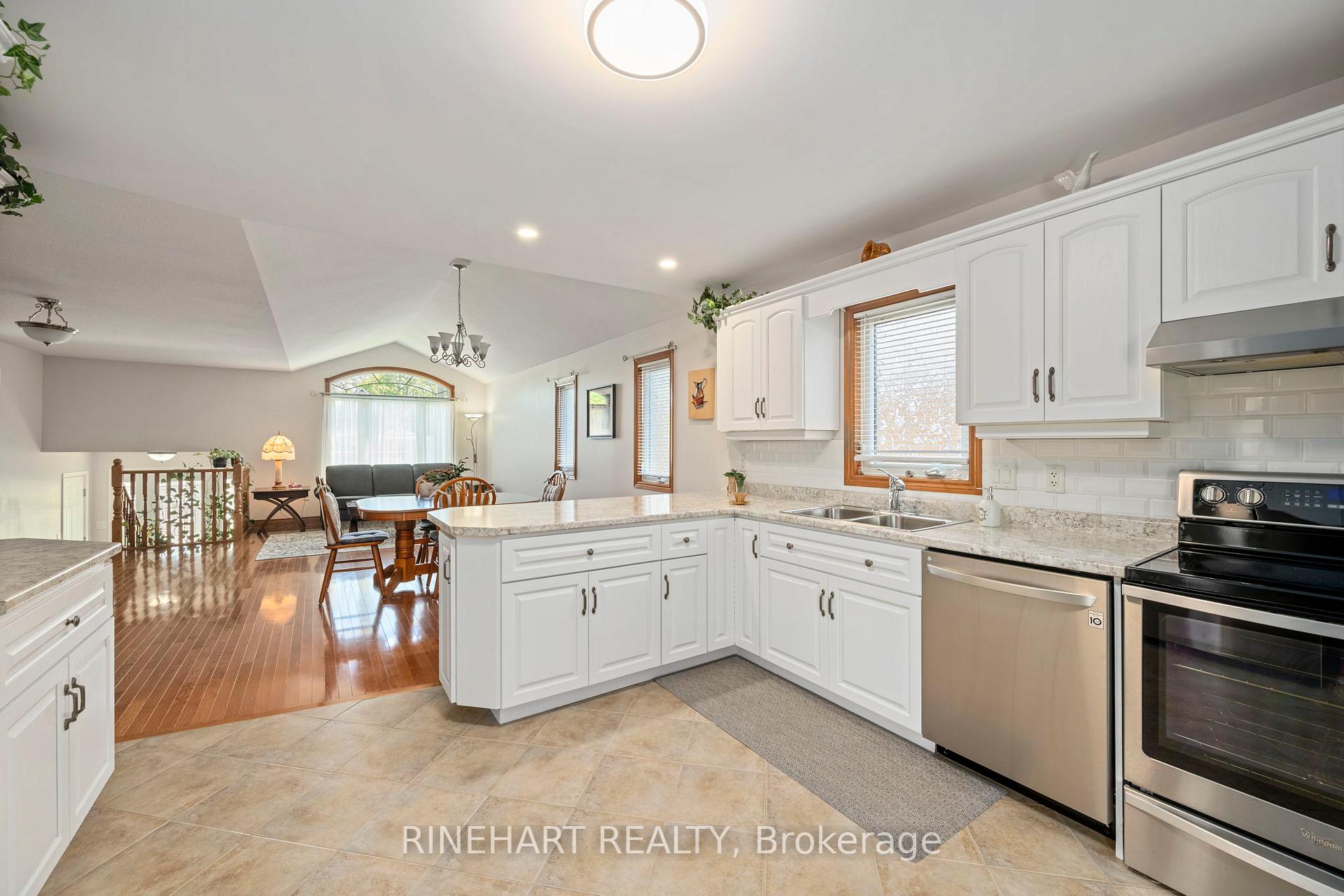 Photo 18 of 221A Main Street, West Elgin, West Lorne — HOMEH