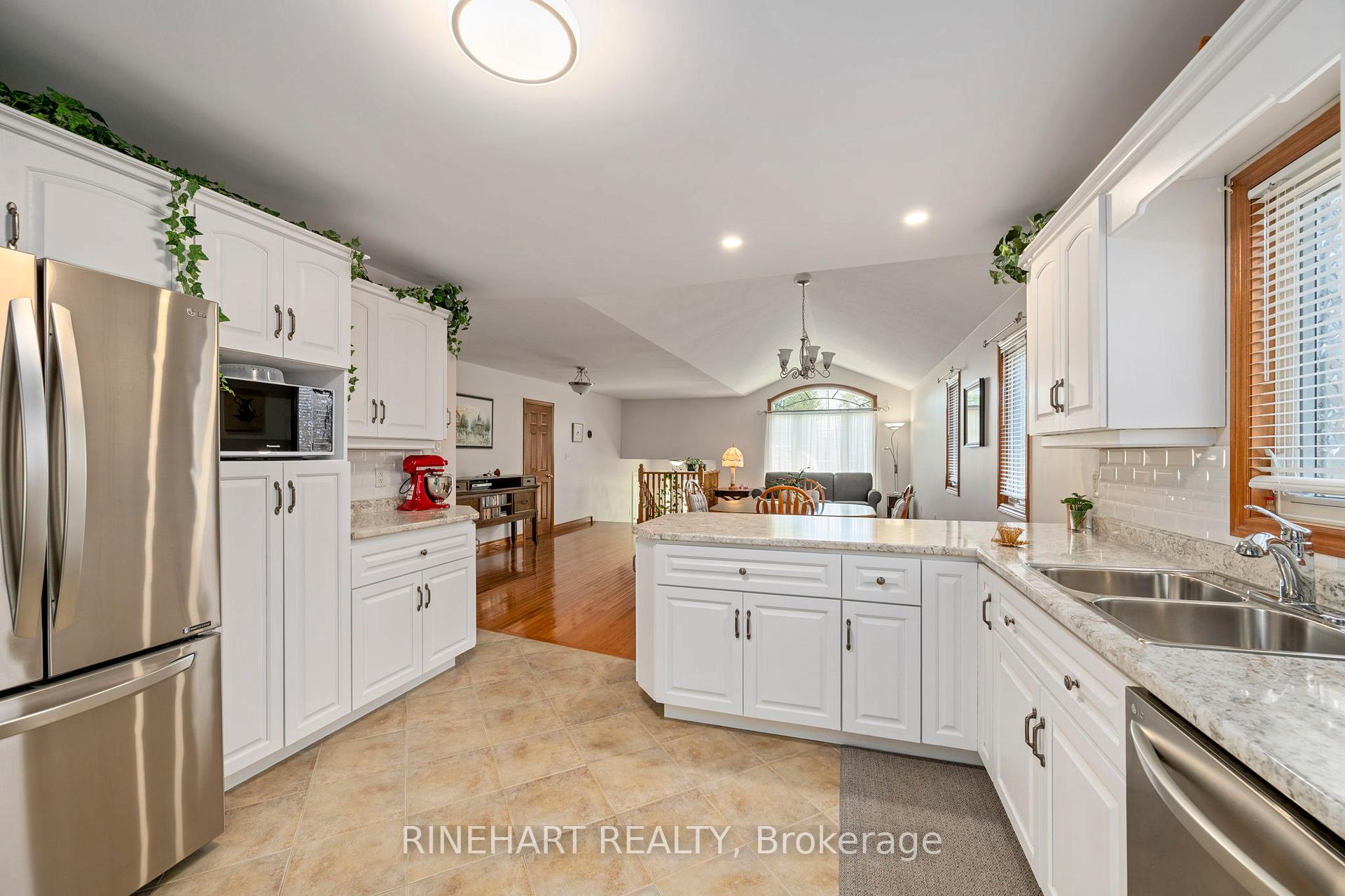 Photo 20 of 221A Main Street, West Elgin, West Lorne — HOMEH