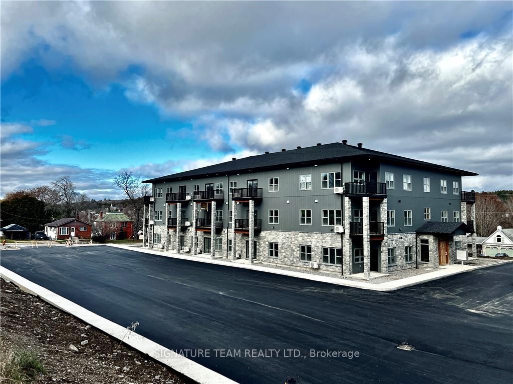 Front of Unit 202, 78A Queen Street