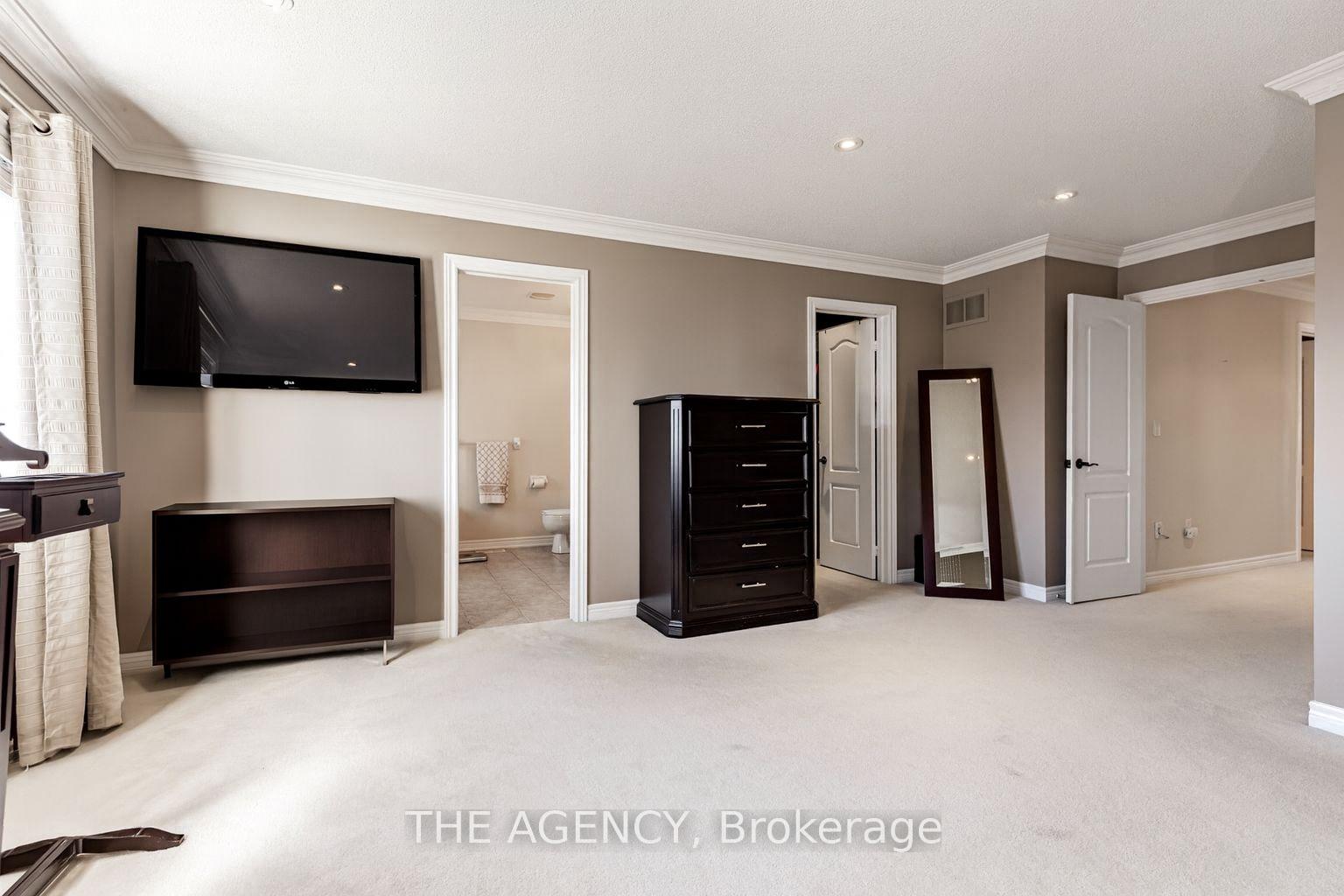 Photo 13 of 33 Ascalon Drive, Vaughan, Patterson — HOMEH