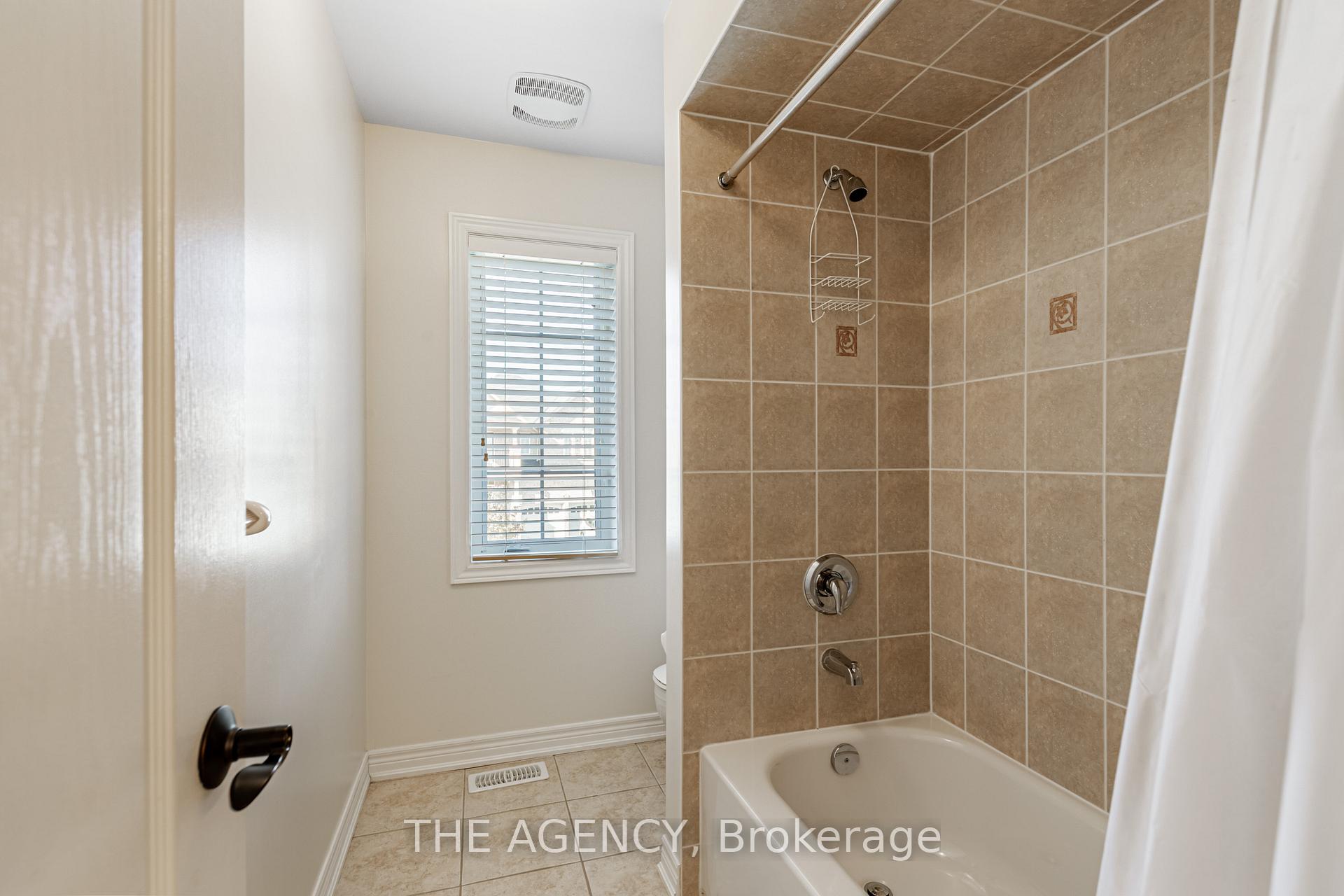 Photo 17 of 33 Ascalon Drive, Vaughan, Patterson — HOMEH
