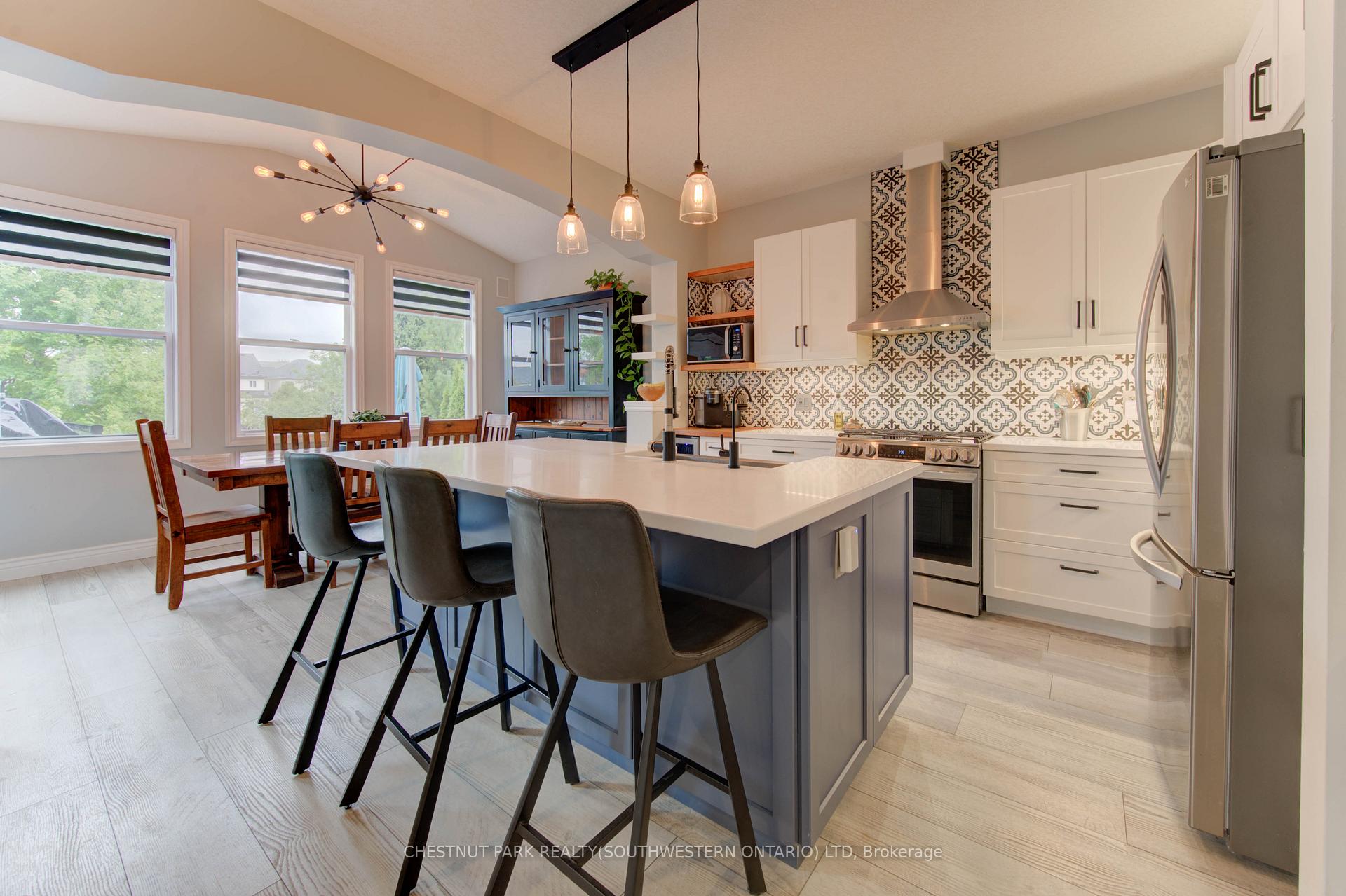 Photo 12 of 644 Frieburg Drive, Waterloo — HOMEH