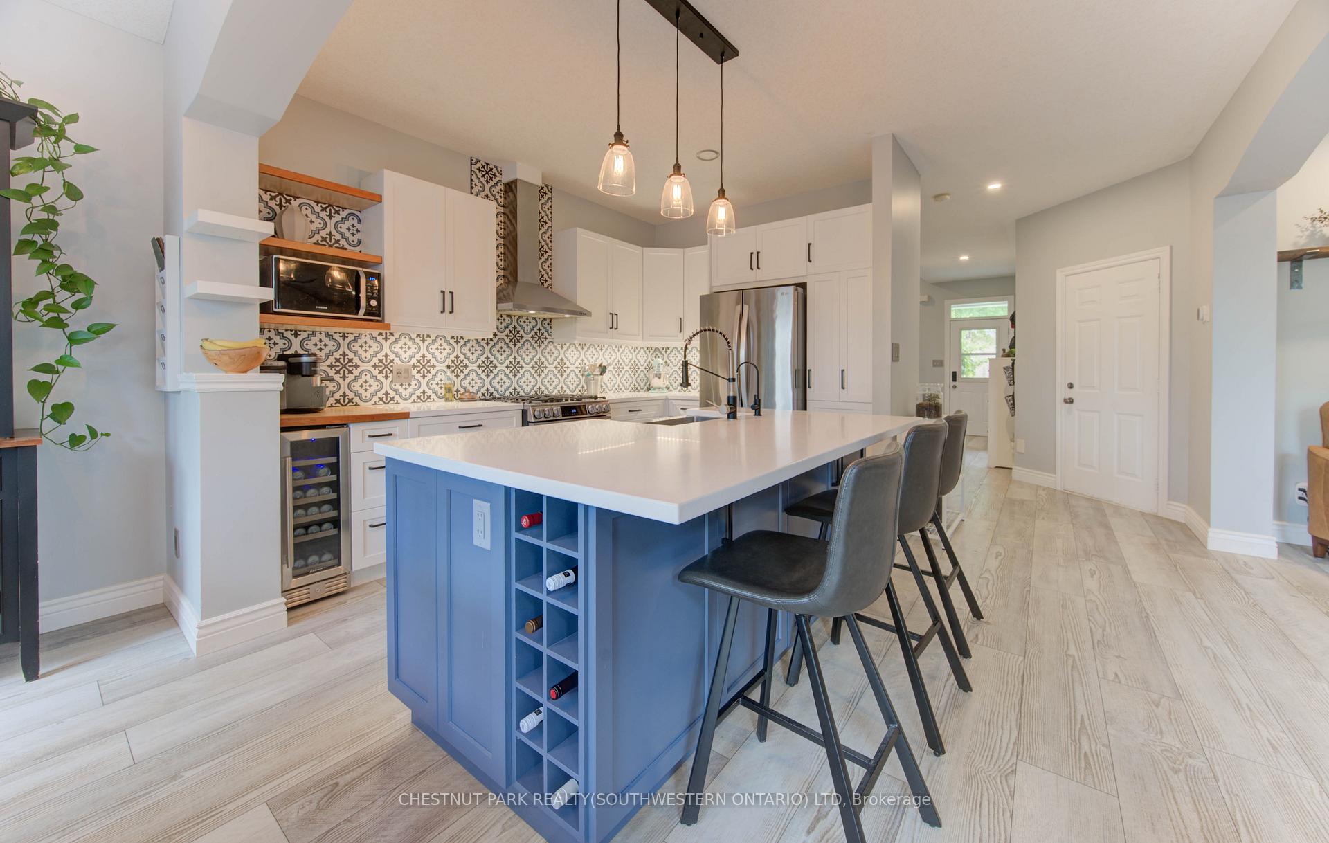 Photo 13 of 644 Frieburg Drive, Waterloo — HOMEH
