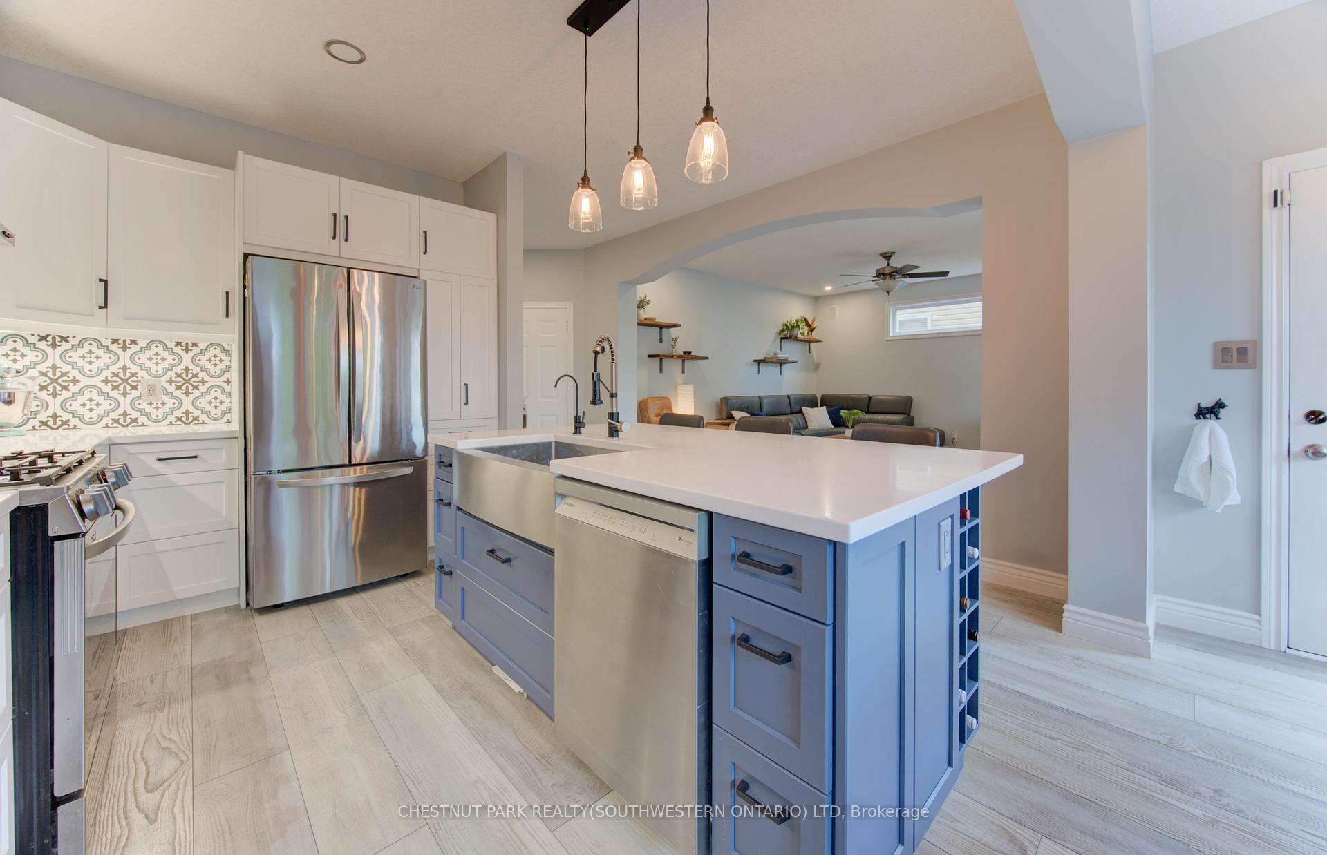 Photo 14 of 644 Frieburg Drive, Waterloo — HOMEH
