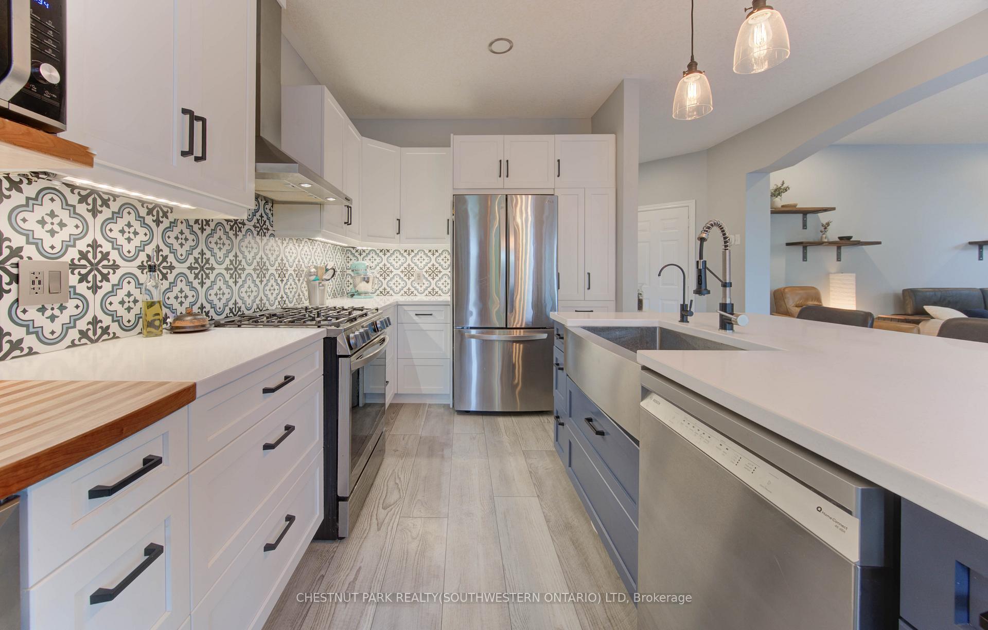 Photo 15 of 644 Frieburg Drive, Waterloo — HOMEH
