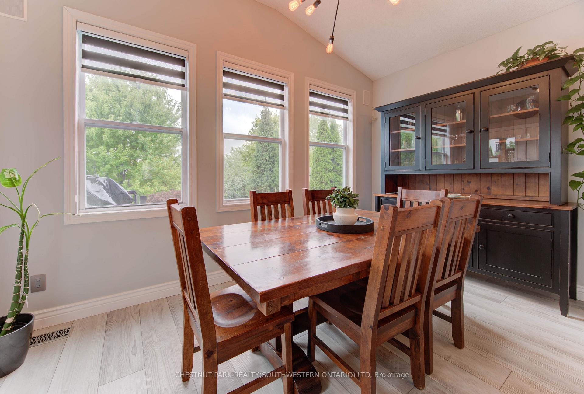 Photo 17 of 644 Frieburg Drive, Waterloo — HOMEH