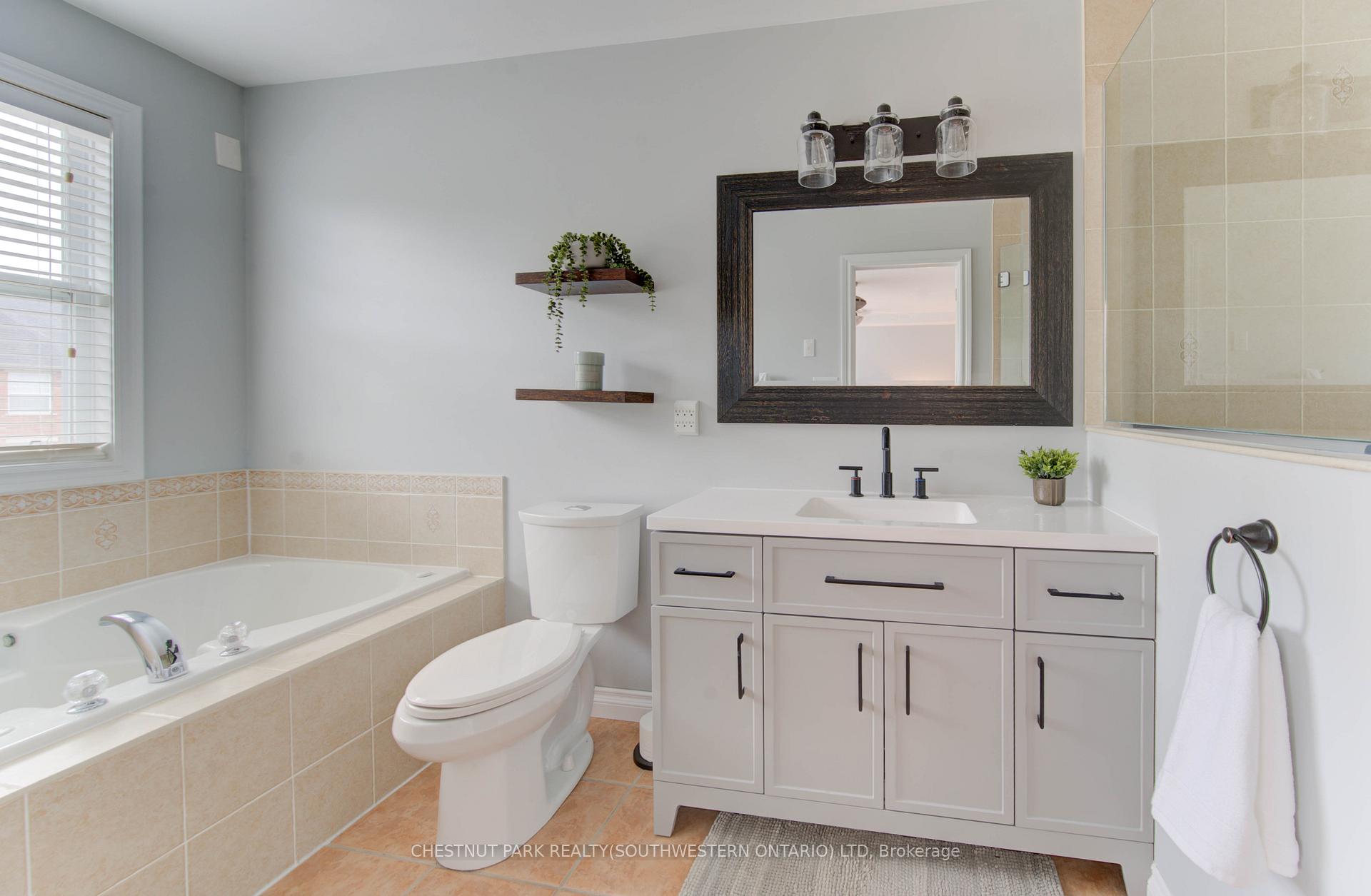 Photo 22 of 644 Frieburg Drive, Waterloo — HOMEH