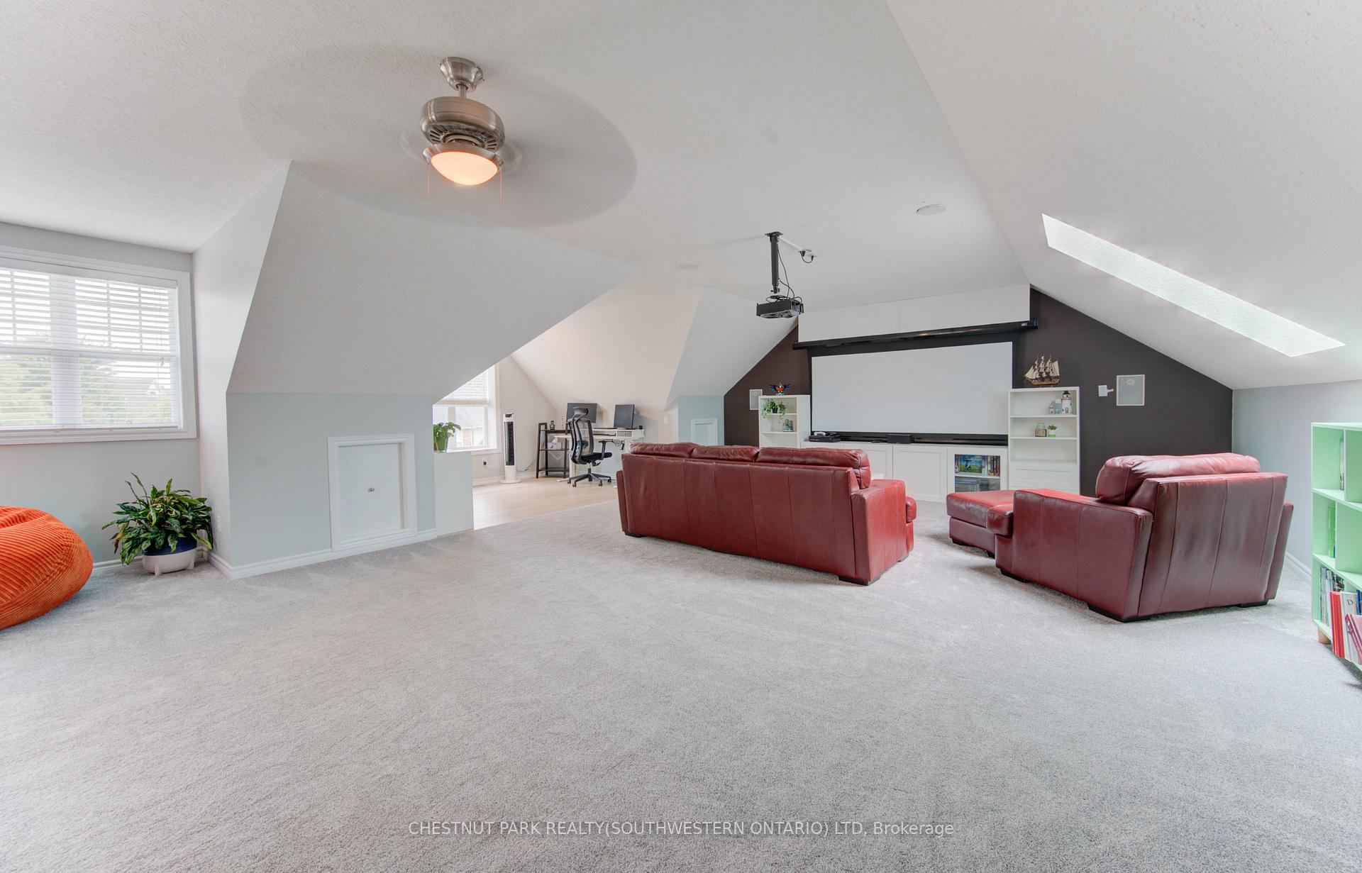 Photo 29 of 644 Frieburg Drive, Waterloo — HOMEH