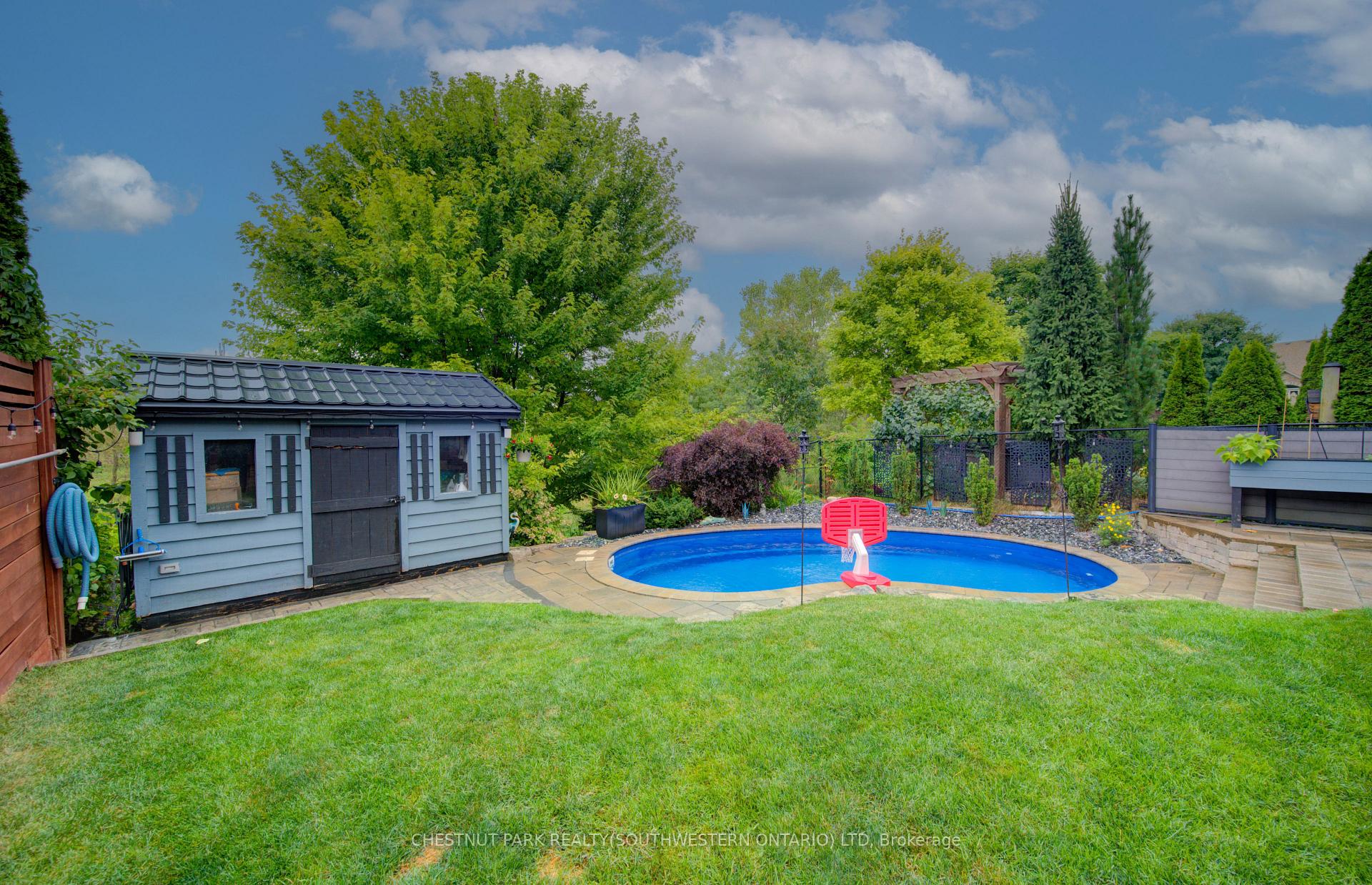 Photo 46 of 644 Frieburg Drive, Waterloo — HOMEH