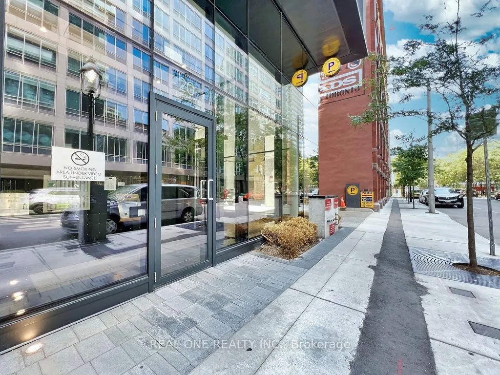 Front of Unit 3601, 20 Lombard Street