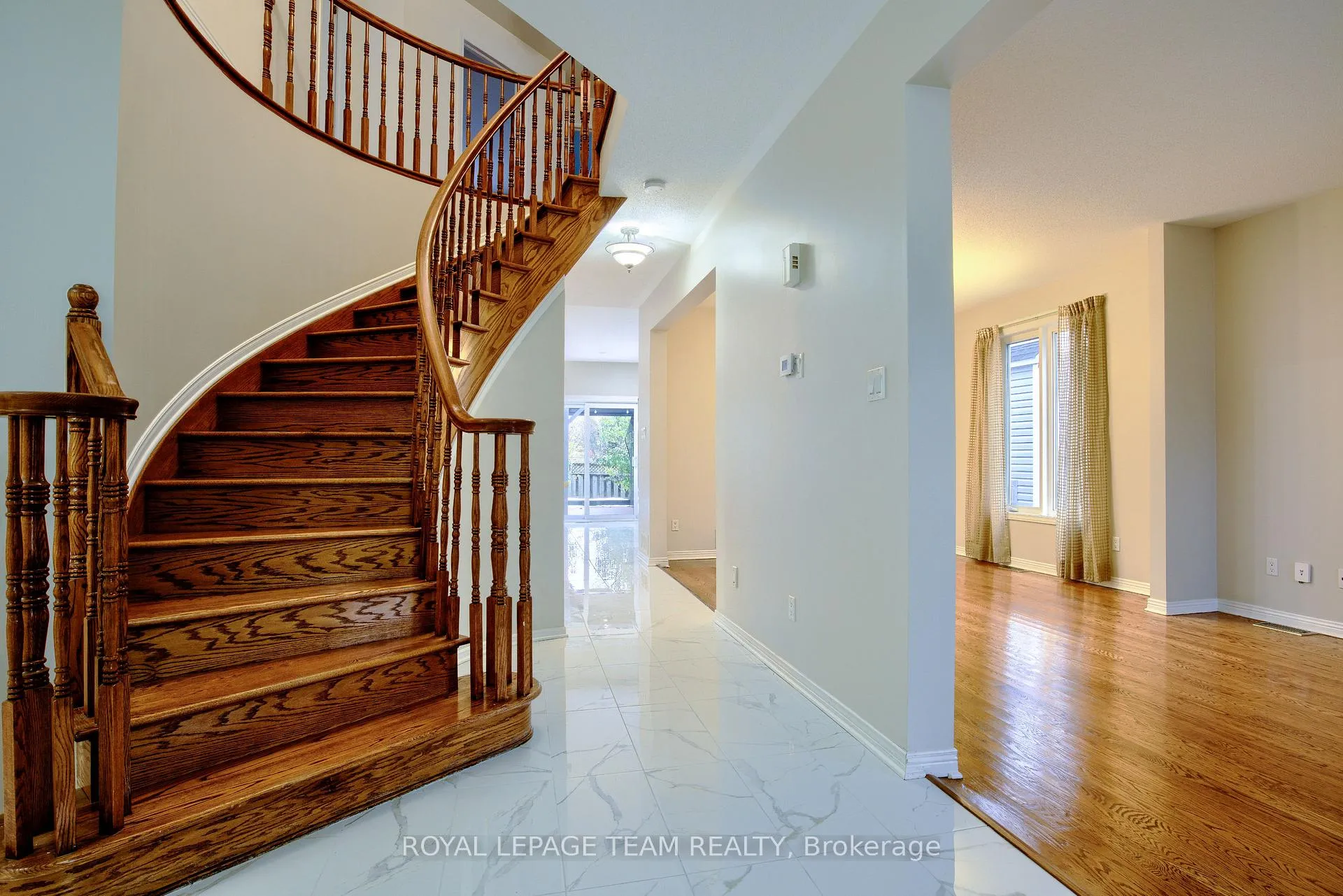 Photo 5 of 45 Boulder Way, Ottawa, Barrhaven - Longfields — HOMEH