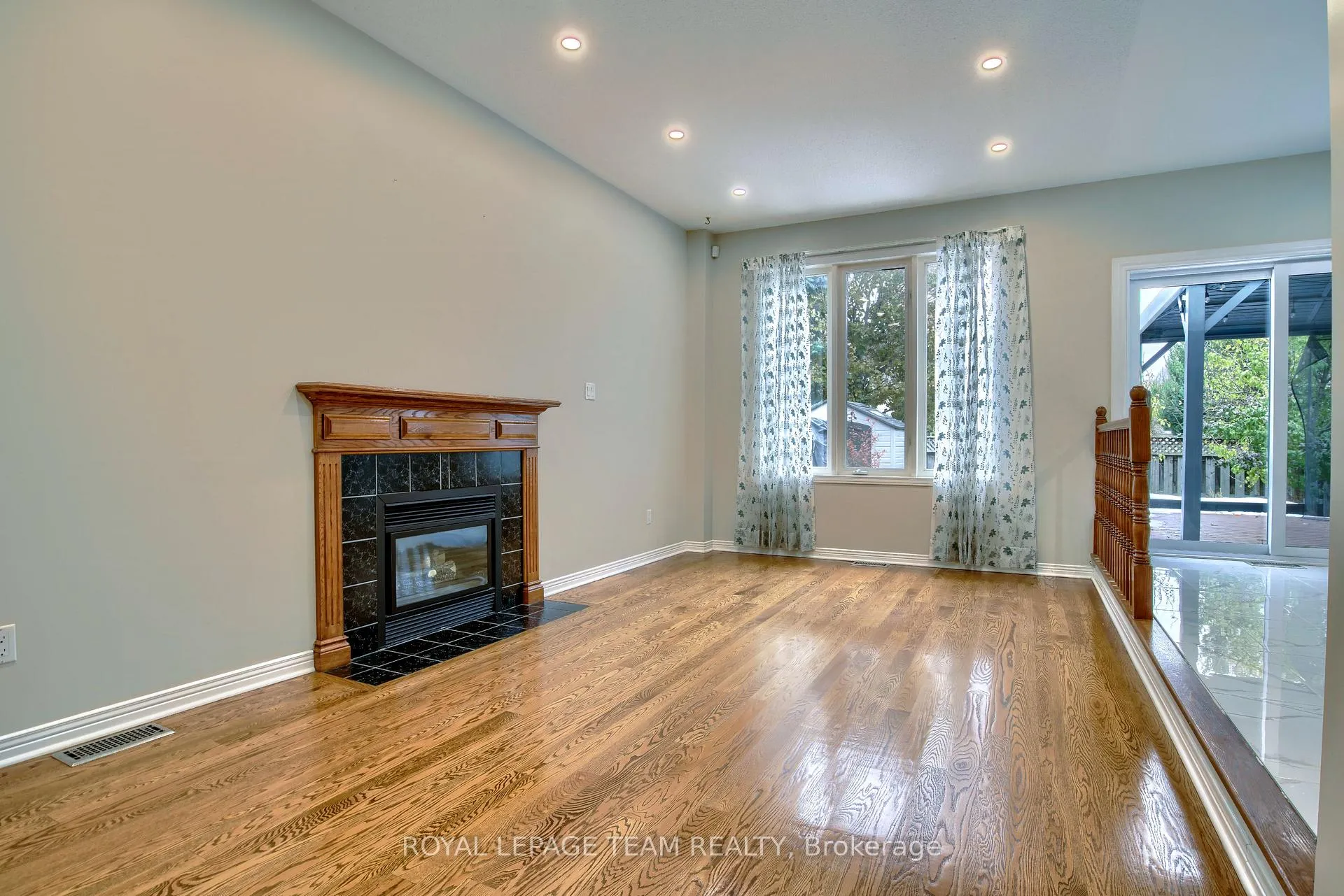 Photo 16 of 45 Boulder Way, Ottawa, Barrhaven - Longfields — HOMEH