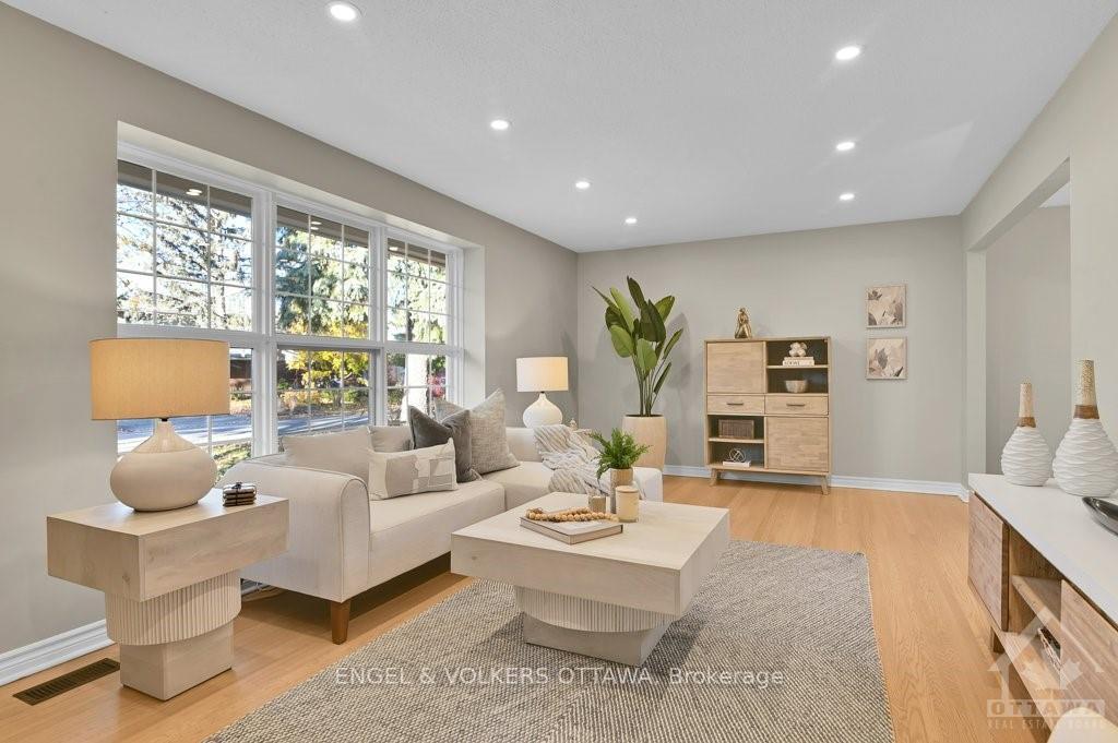 Photo 10 of 2123 Grafton Crescent, Ottawa, Beacon Hill North — HOMEH