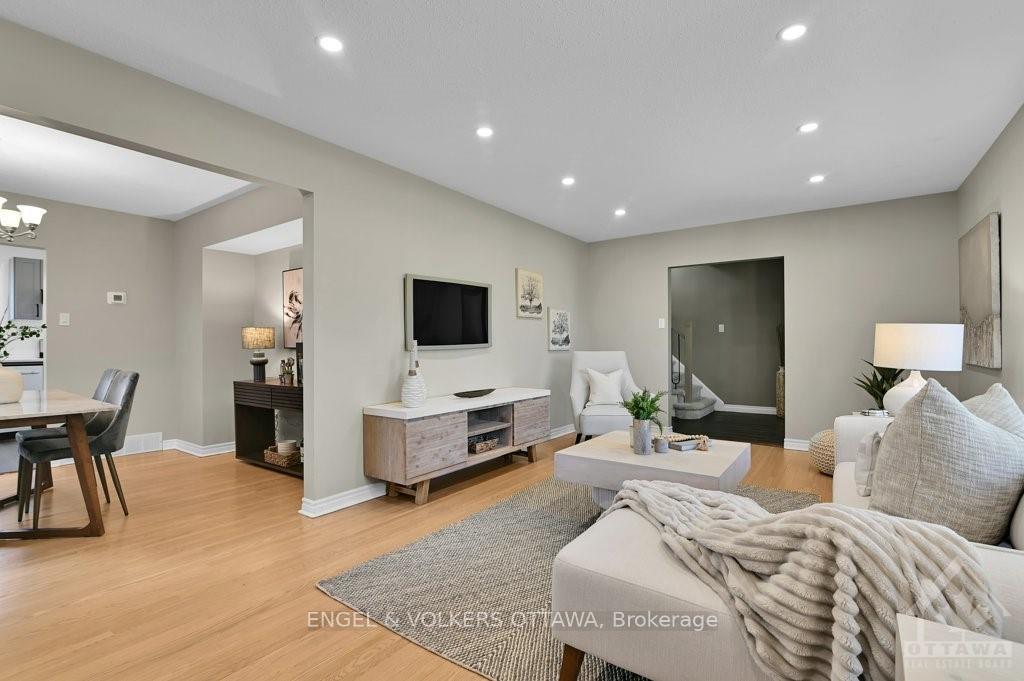 Photo 3 of 2123 Grafton Crescent, Ottawa, Beacon Hill North — HOMEH