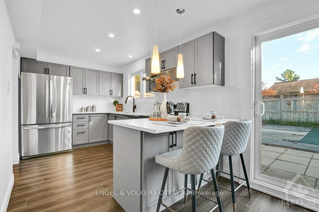 Photo 9 of 2123 Grafton Crescent, Ottawa, Beacon Hill North — HOMEH