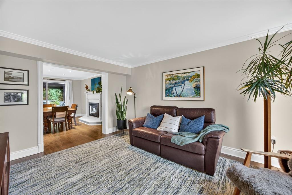 Photo 9 of 87 Irwin Drive, Barrie, Northwest — HOMEH
