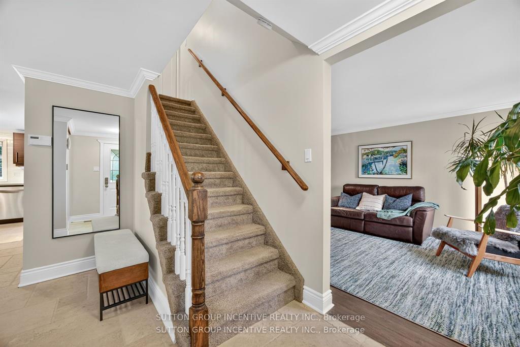 Photo 10 of 87 Irwin Drive, Barrie, Northwest — HOMEH
