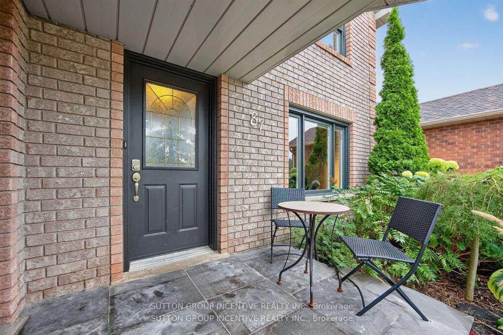 Photo 32 of 87 Irwin Drive, Barrie, Northwest — HOMEH