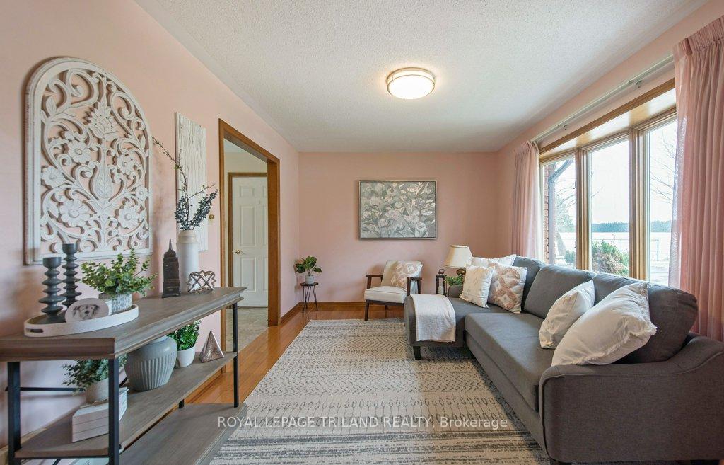 Photo 9 of 9678 Graham Road, West Elgin, Eagle — HOMEH