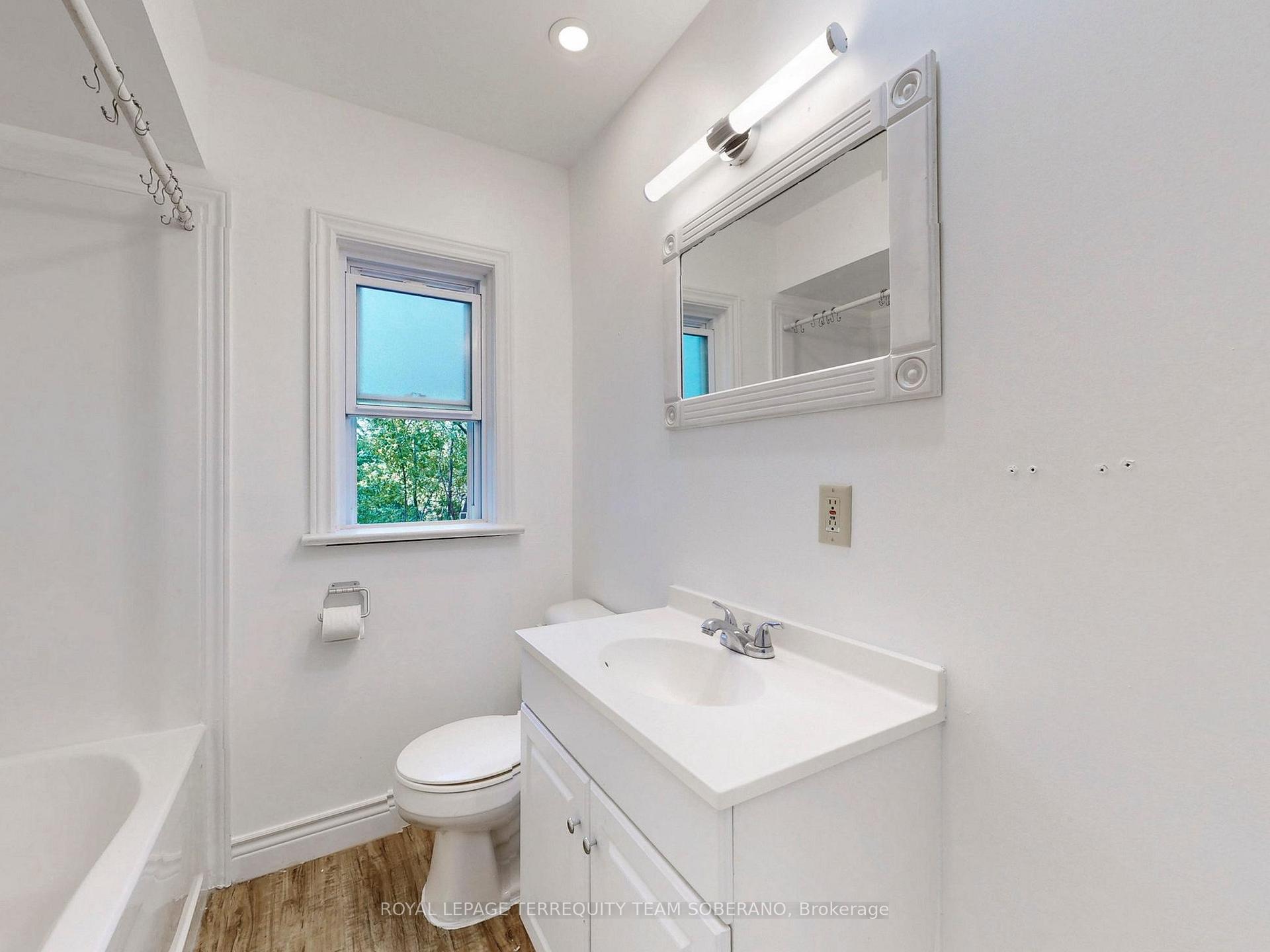 Photo 16 of 13 Roslin Avenue N, Waterloo, Downtown Waterloo — HOMEH