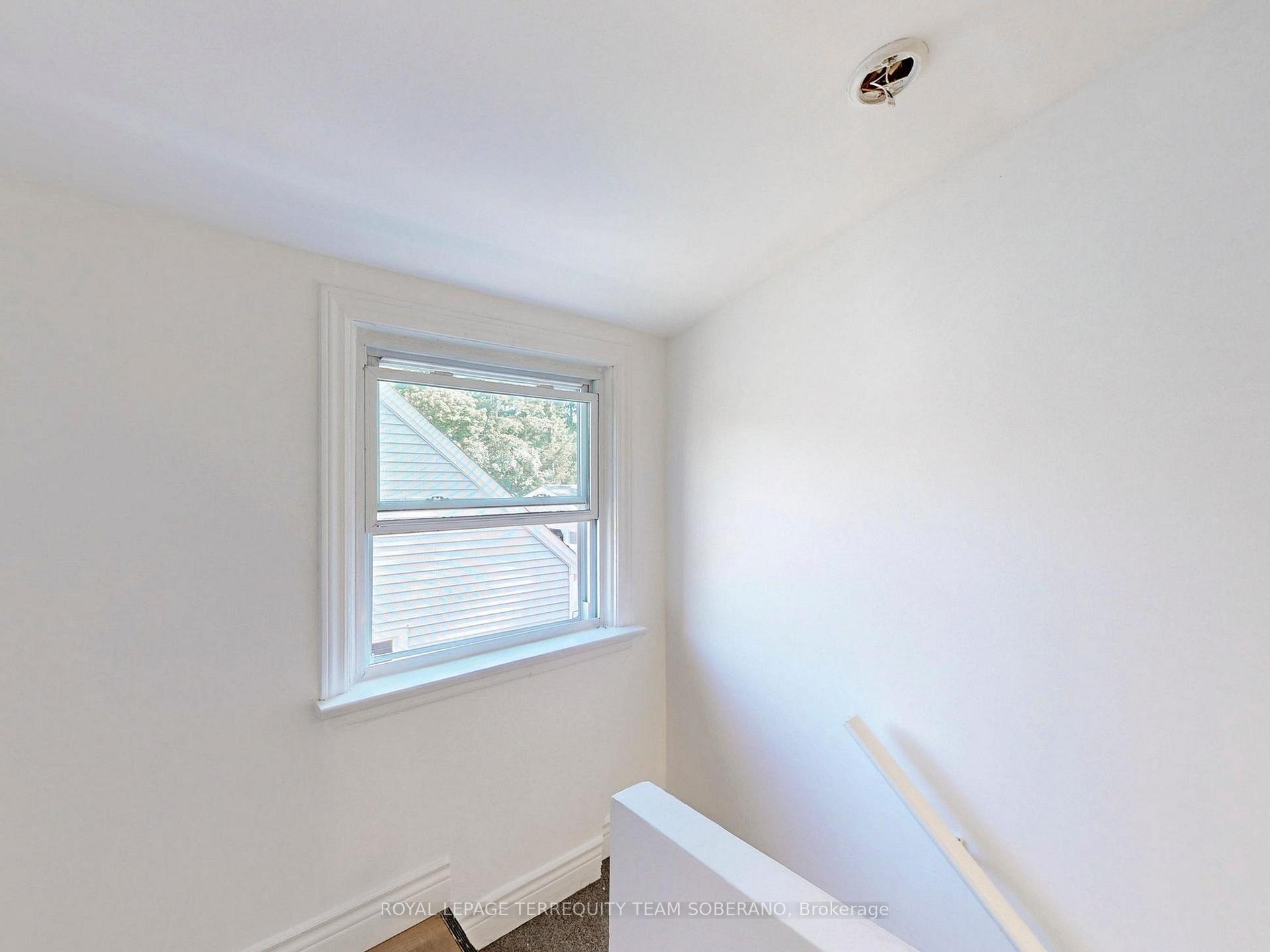 Photo 19 of 13 Roslin Avenue N, Waterloo, Downtown Waterloo — HOMEH