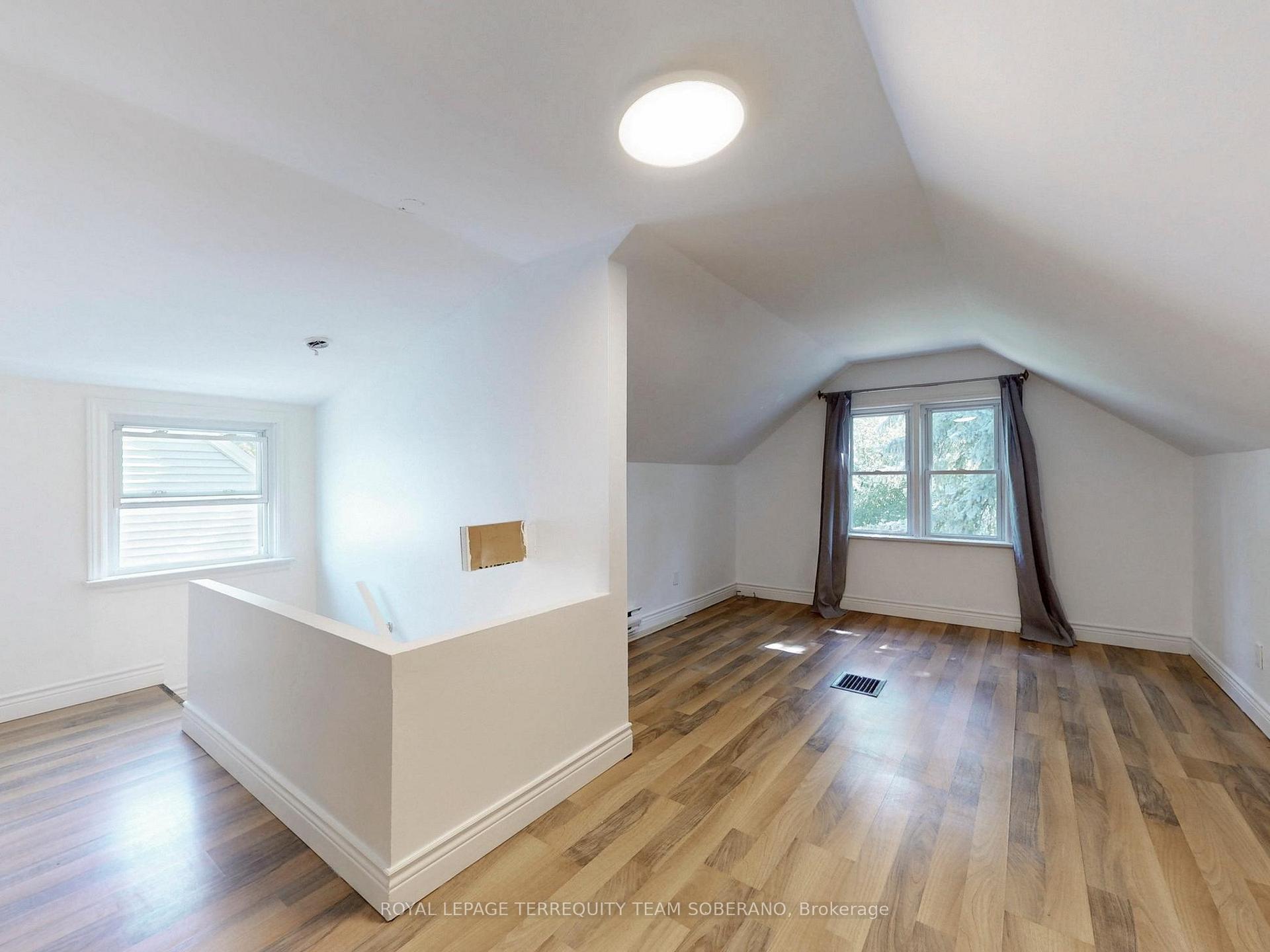 Photo 20 of 13 Roslin Avenue N, Waterloo, Downtown Waterloo — HOMEH