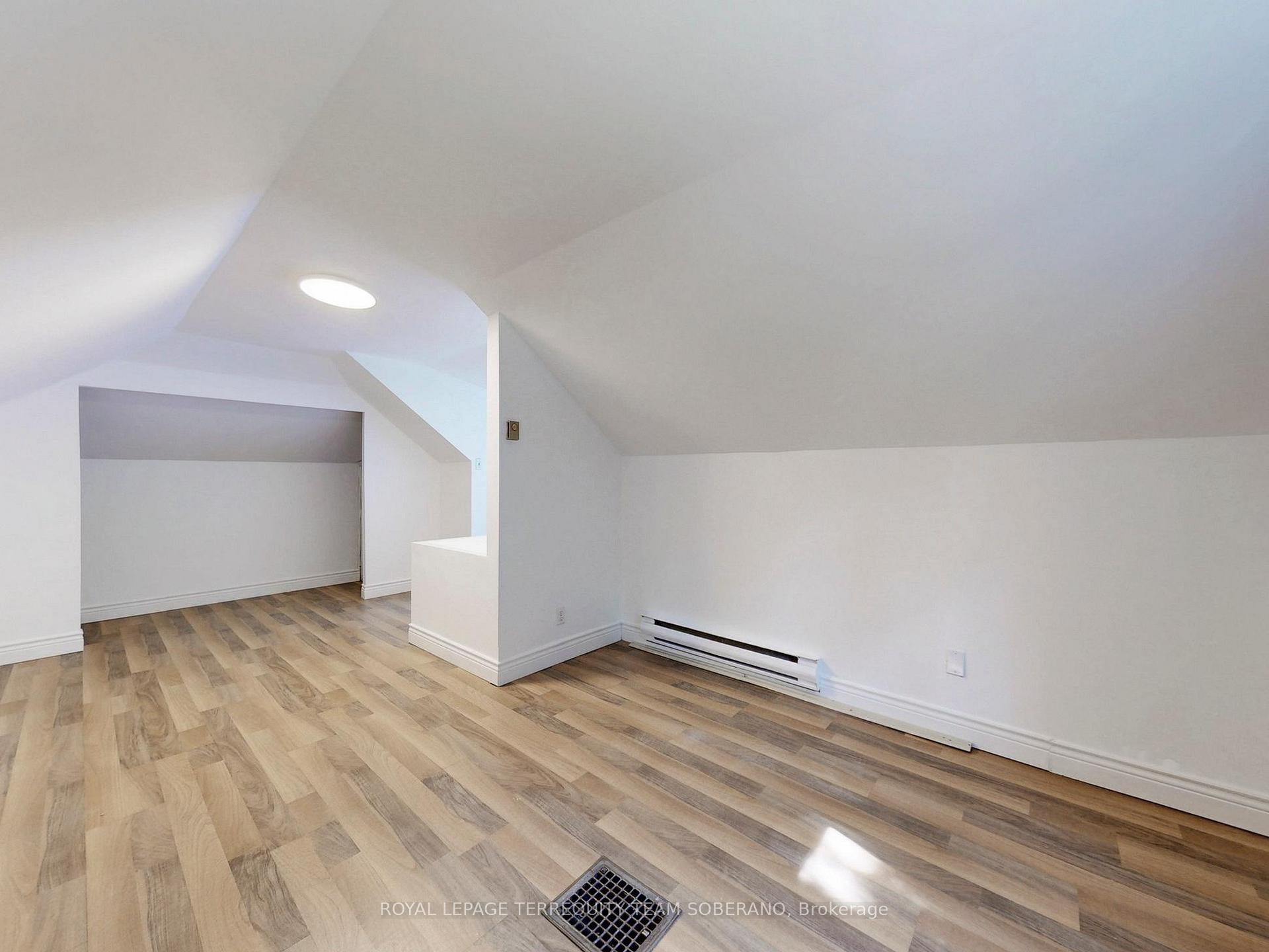 Photo 22 of 13 Roslin Avenue N, Waterloo, Downtown Waterloo — HOMEH