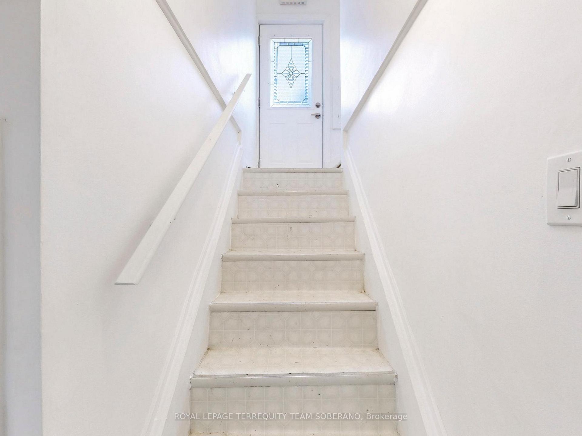 Photo 23 of 13 Roslin Avenue N, Waterloo, Downtown Waterloo — HOMEH