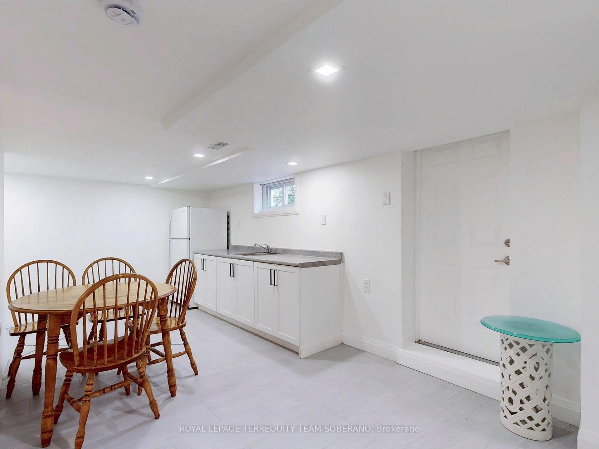Photo 24 of 13 Roslin Avenue N, Waterloo, Downtown Waterloo — HOMEH