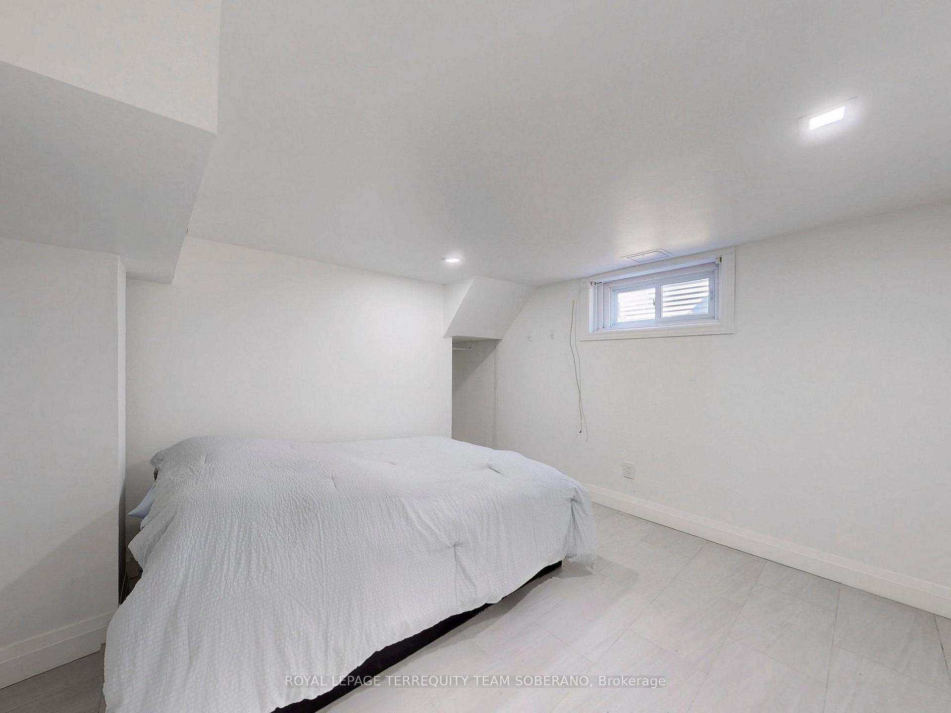 Photo 30 of 13 Roslin Avenue N, Waterloo, Downtown Waterloo — HOMEH