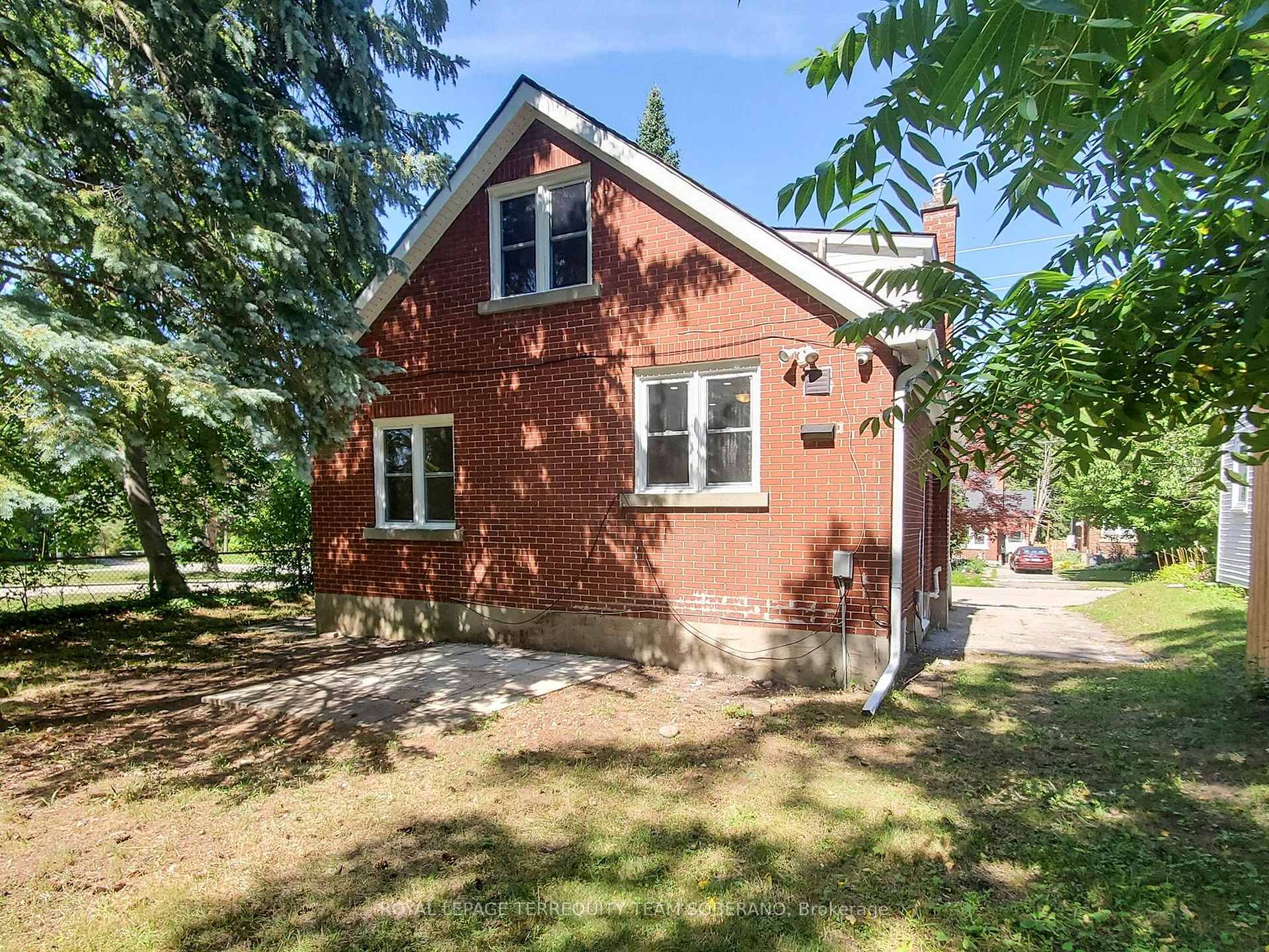 Photo 34 of 13 Roslin Avenue N, Waterloo, Downtown Waterloo — HOMEH