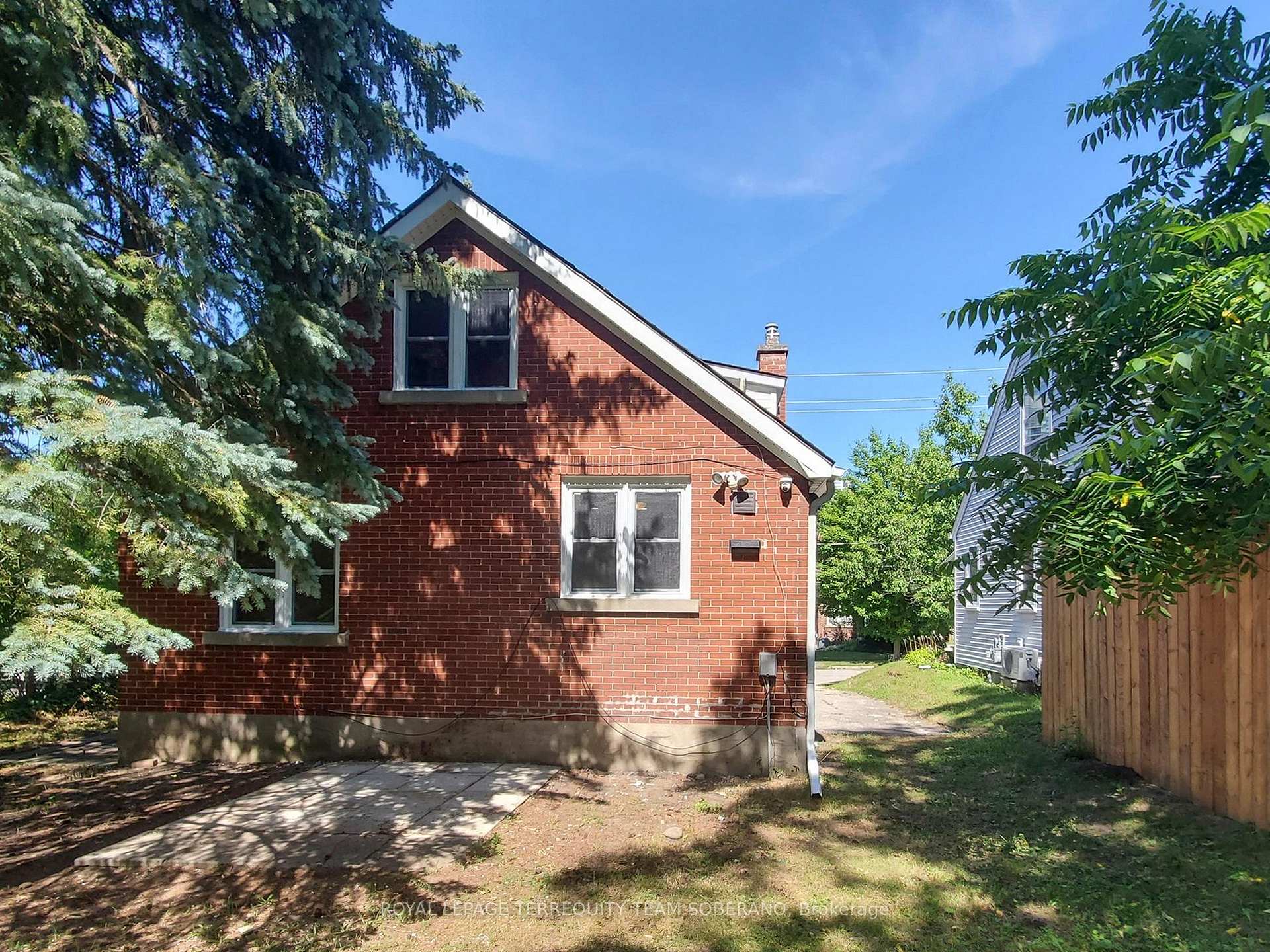 Photo 35 of 13 Roslin Avenue N, Waterloo, Downtown Waterloo — HOMEH