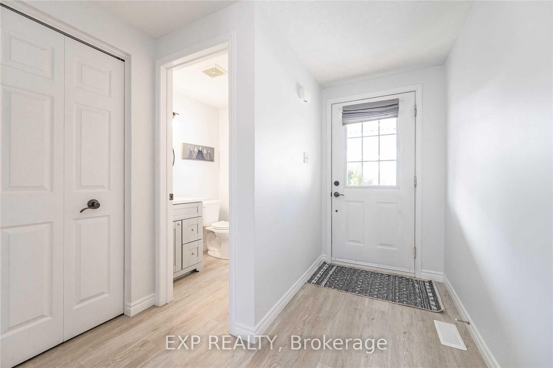 Photo 3 of 947 Atlantic Boulevard, Waterloo — HOMEH