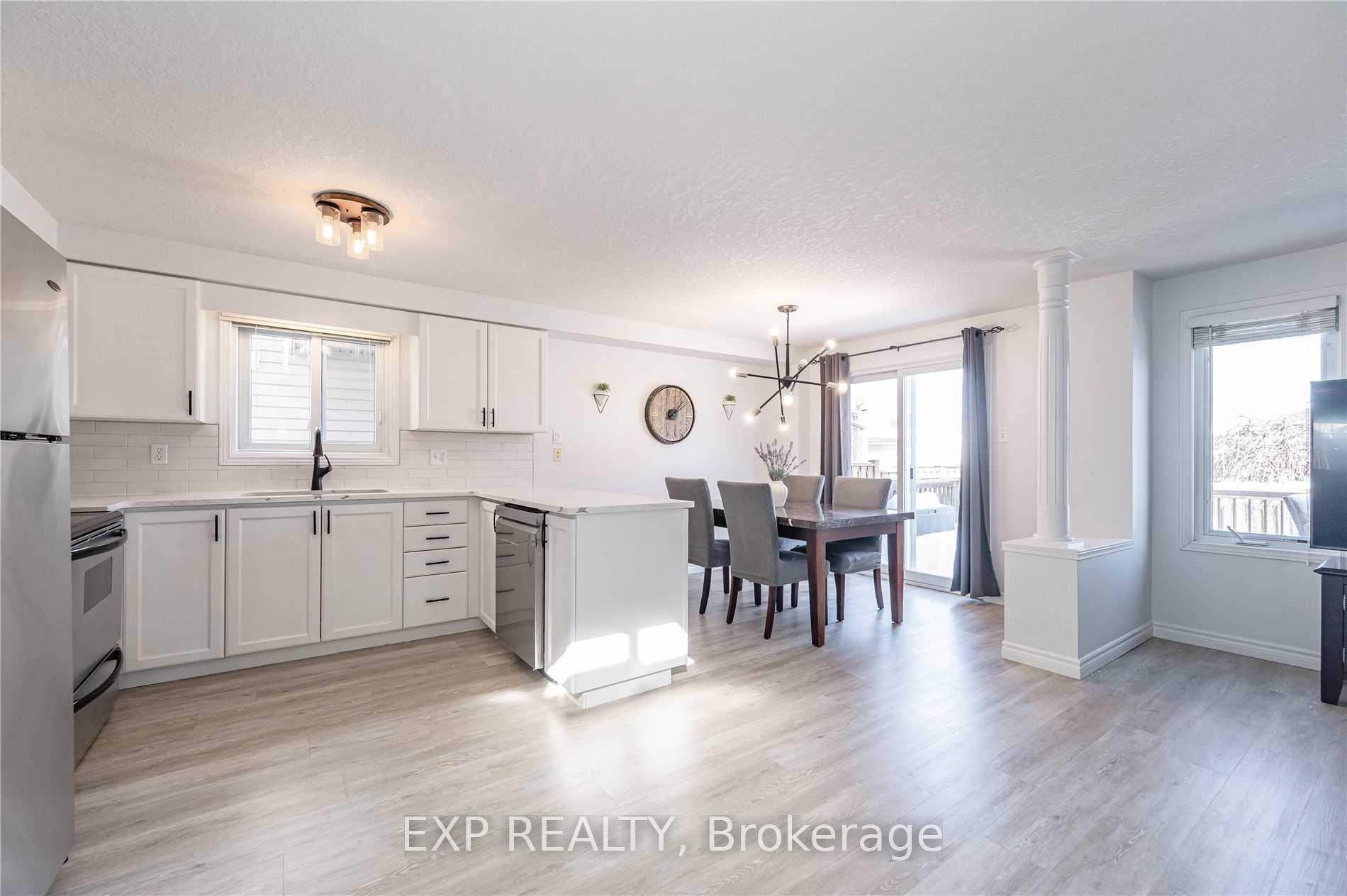 Photo 9 of 947 Atlantic Boulevard, Waterloo — HOMEH