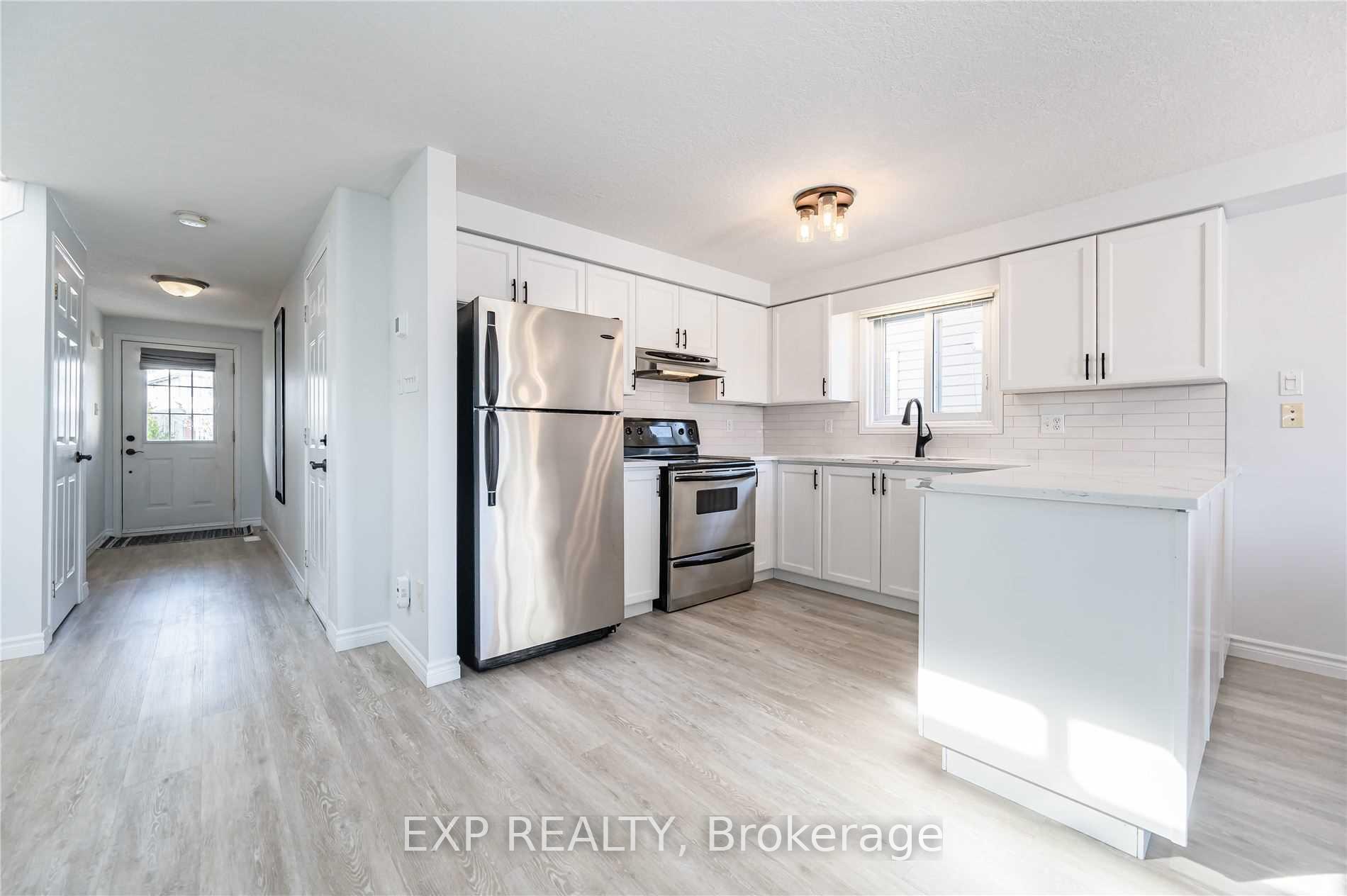 Photo 10 of 947 Atlantic Boulevard, Waterloo — HOMEH