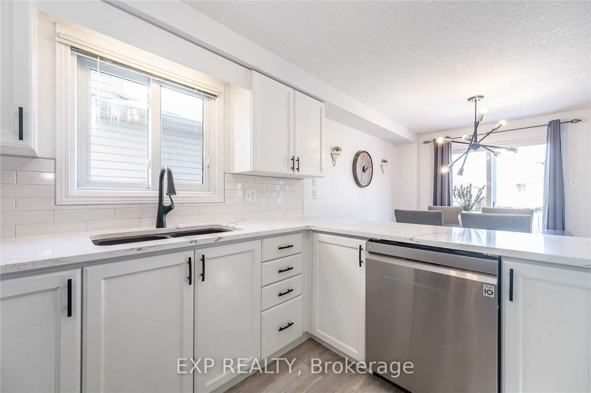 Photo 11 of 947 Atlantic Boulevard, Waterloo — HOMEH