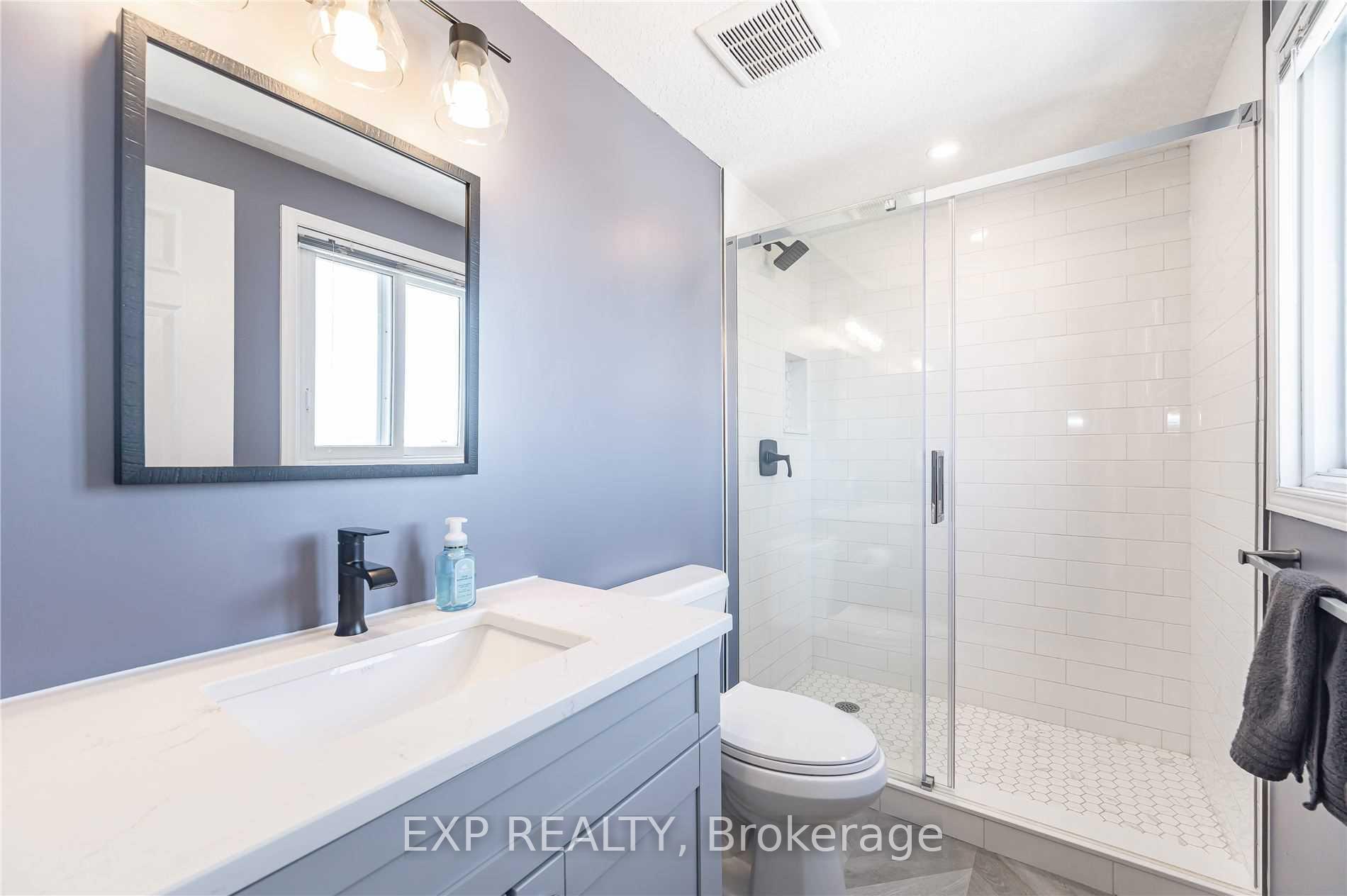 Photo 16 of 947 Atlantic Boulevard, Waterloo — HOMEH