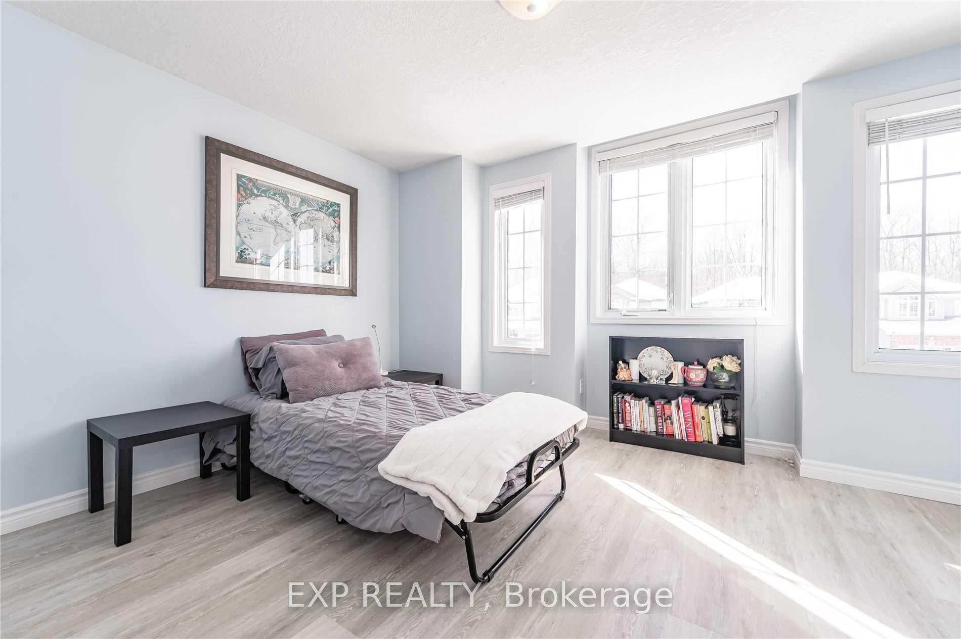 Photo 18 of 947 Atlantic Boulevard, Waterloo — HOMEH