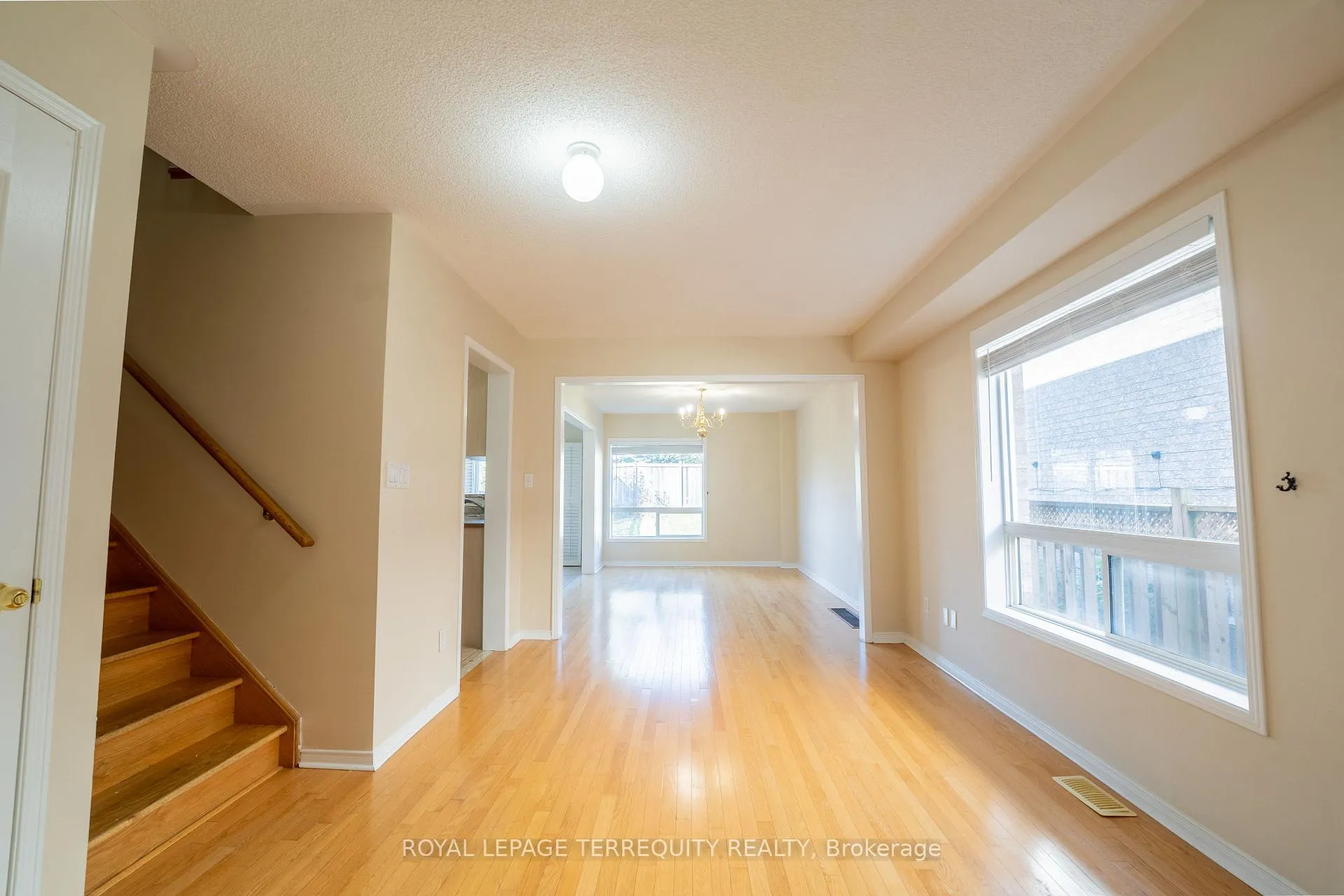 Photo 2 of 168 Deepsprings Crescent, Vaughan, Vellore Village — HOMEH