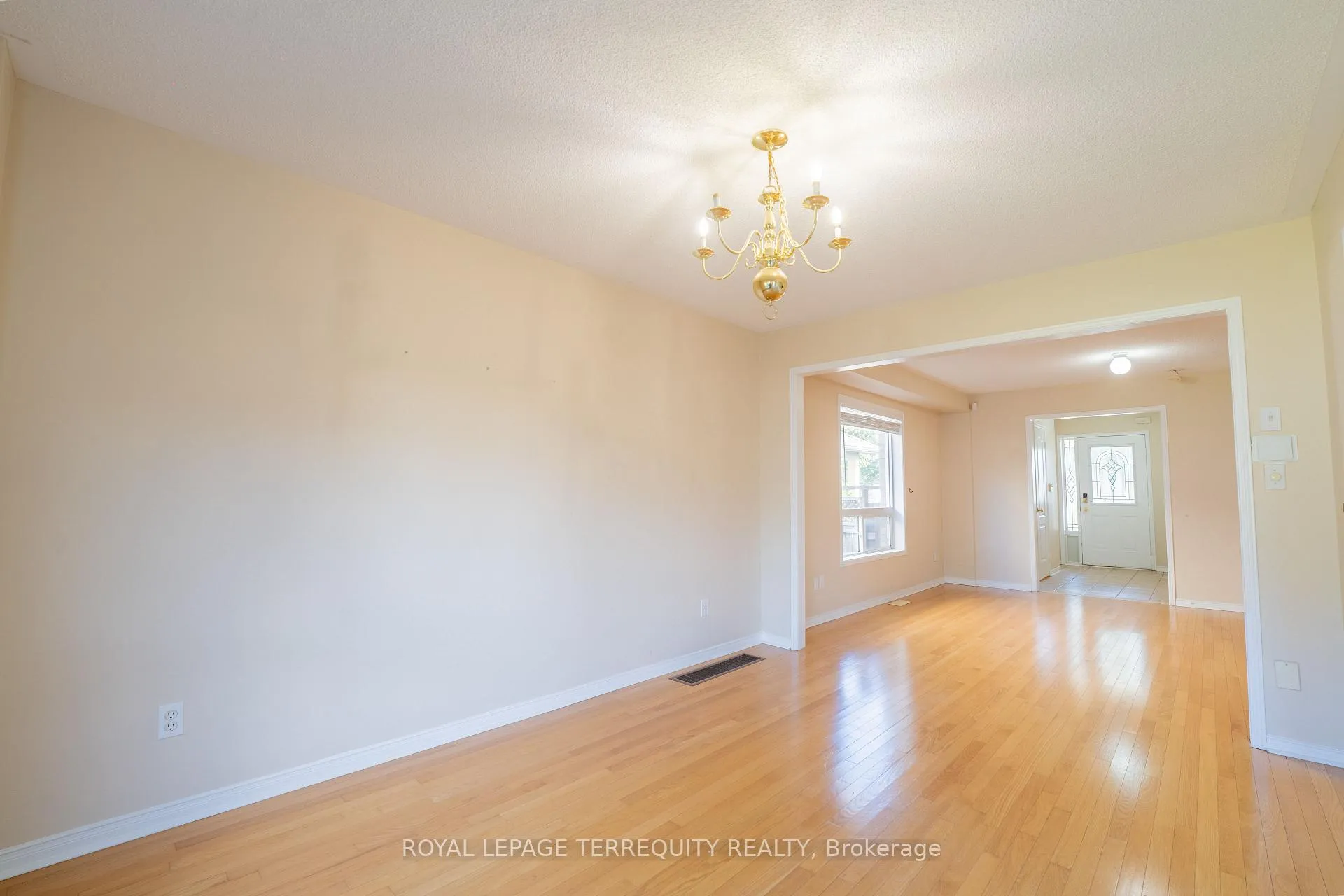 Photo 3 of 168 Deepsprings Crescent, Vaughan, Vellore Village — HOMEH